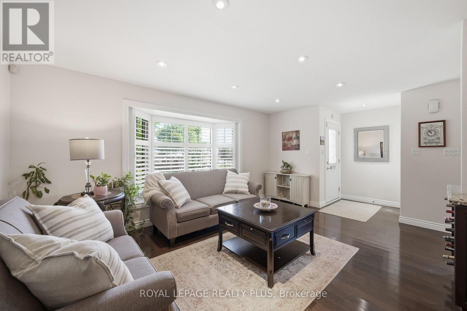 6 Merrydrew Court, Mississauga, Ontario  L5M 1W7 - Photo 10 - W13535670
