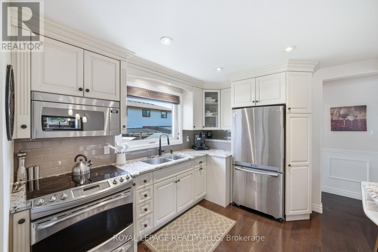 6 Merrydrew Court, Mississauga, Ontario  L5M 1W7 - Photo 19 - W13535670