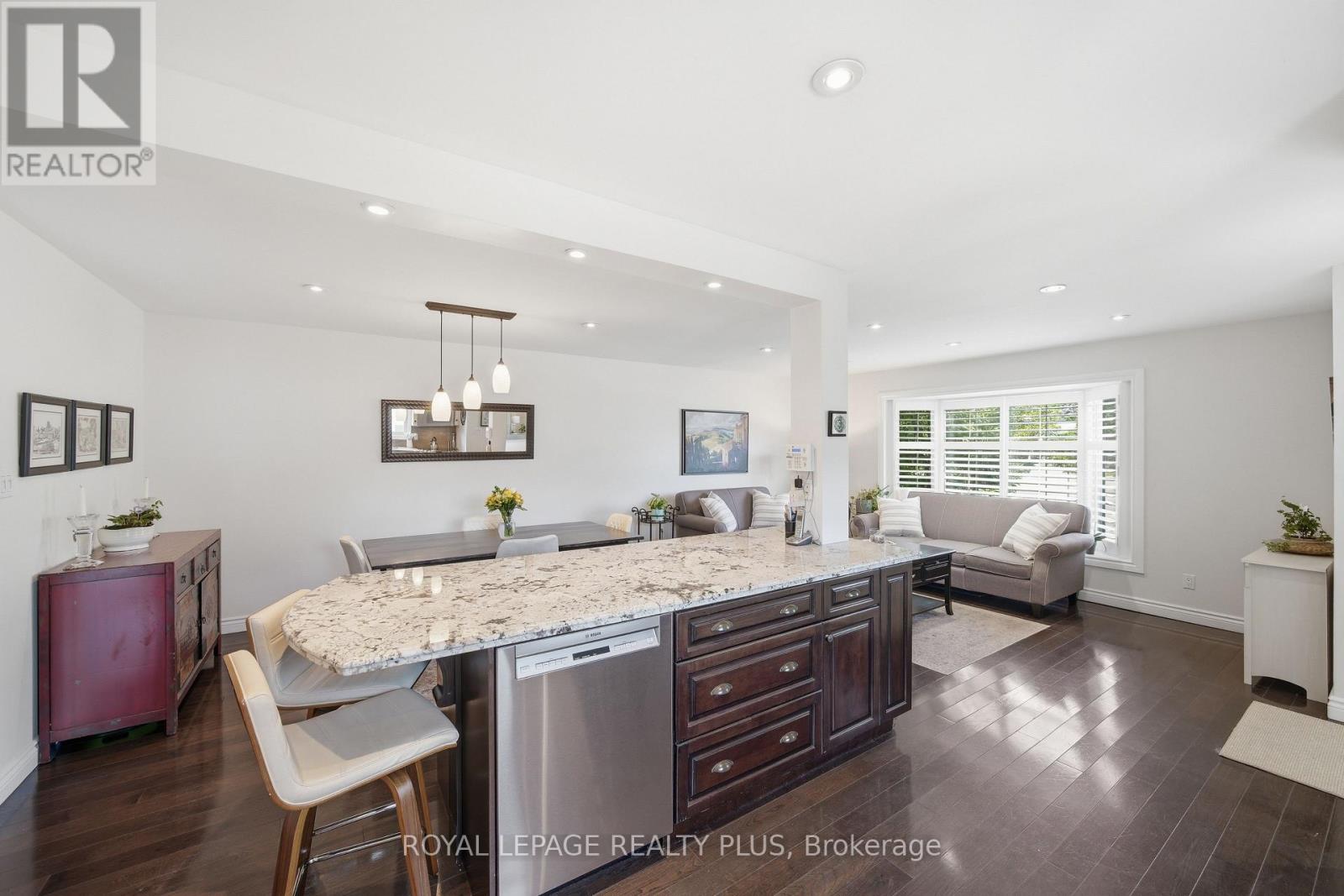 6 Merrydrew Court, Mississauga, Ontario  L5M 1W7 - Photo 21 - W13535670