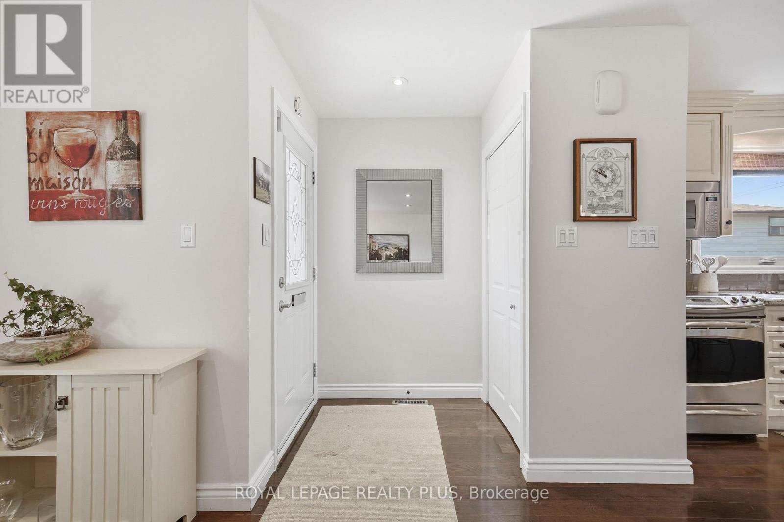 6 Merrydrew Court, Mississauga, Ontario  L5M 1W7 - Photo 3 - W13535670