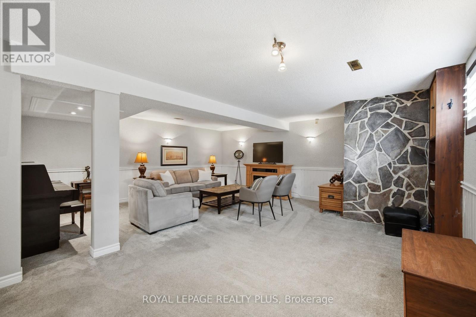 6 Merrydrew Court, Mississauga, Ontario  L5M 1W7 - Photo 32 - W13535670