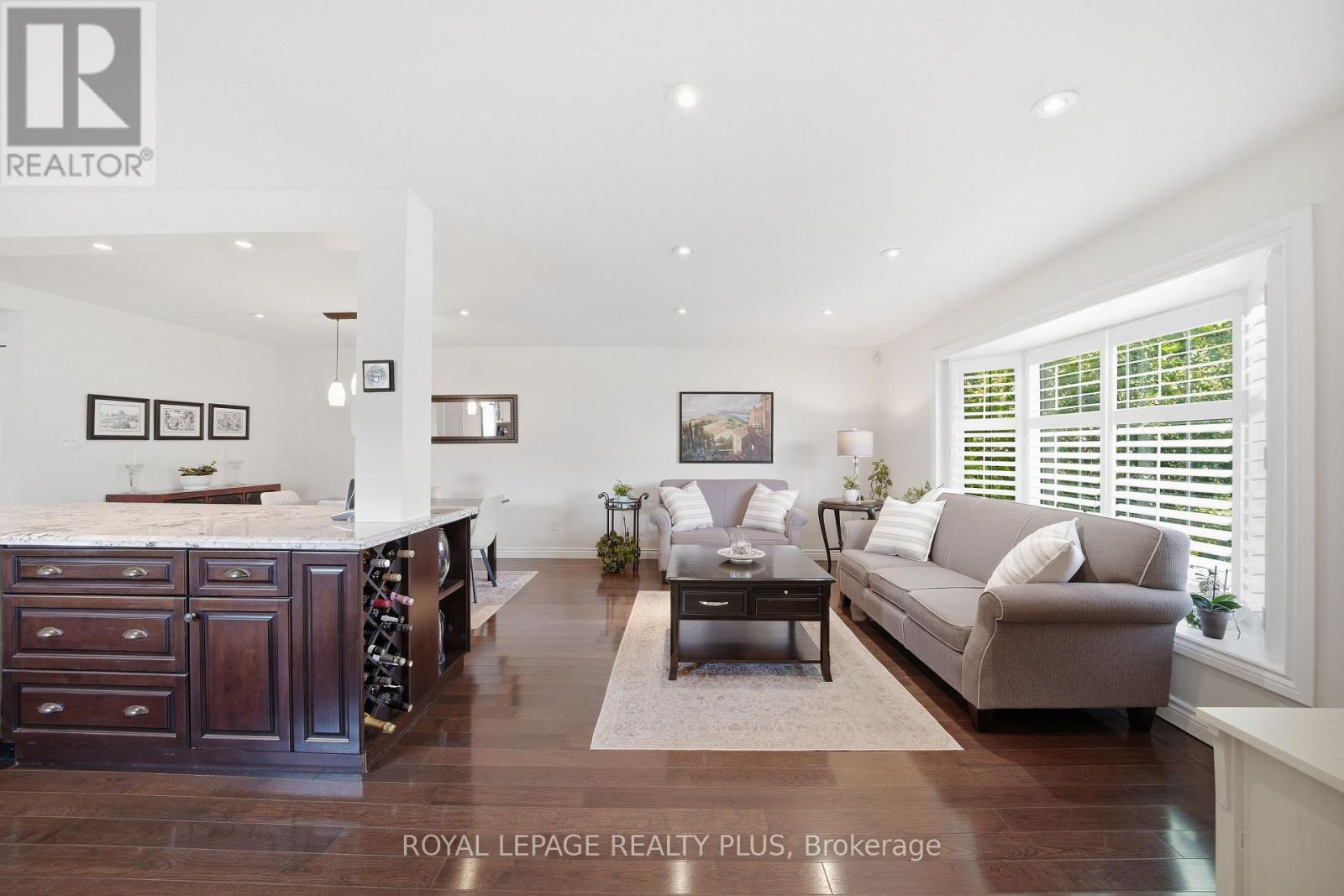 6 Merrydrew Court, Mississauga, Ontario  L5M 1W7 - Photo 4 - W13535670