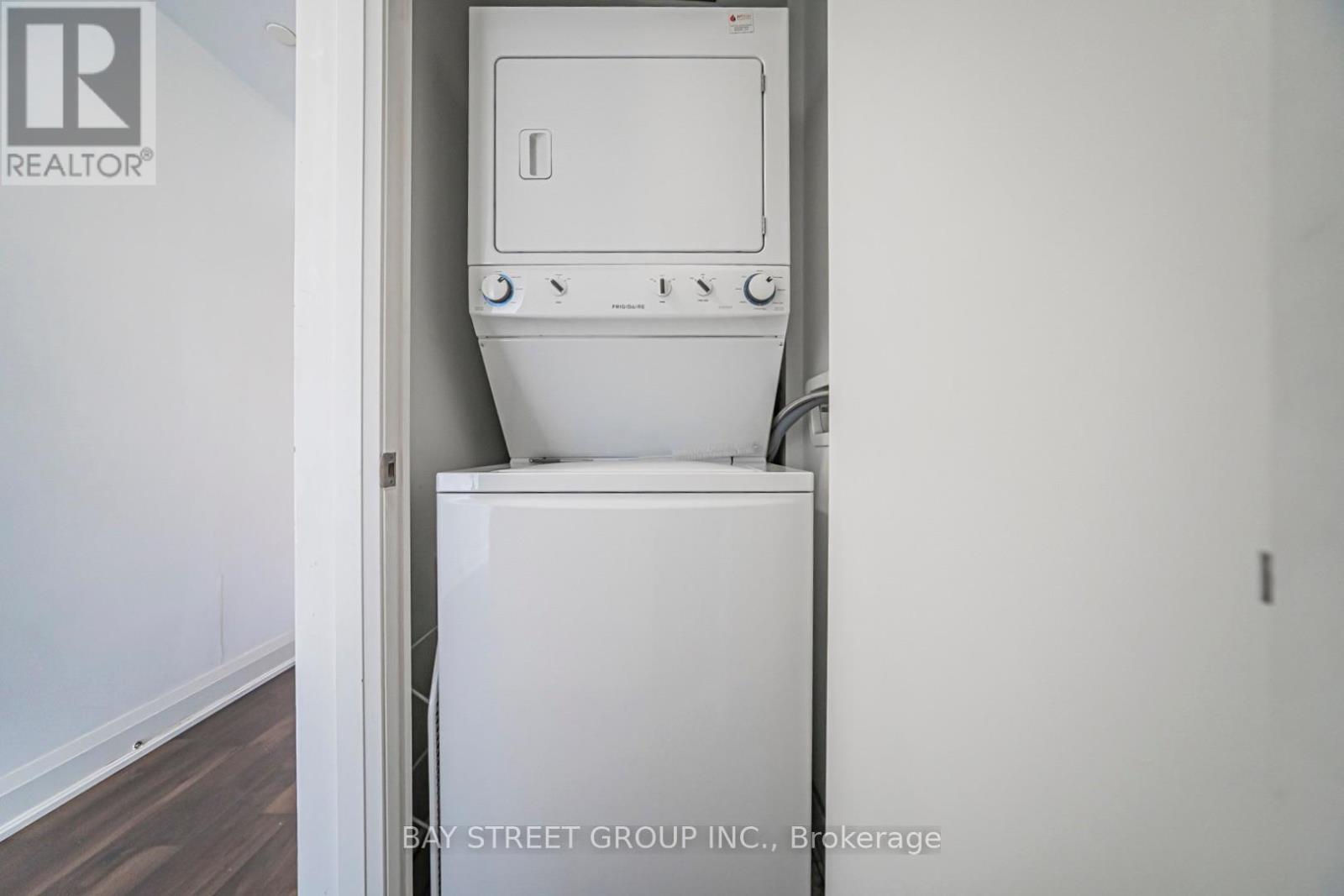 1508 - 160 Vanderhoof Avenue, Toronto, Ontario  M4G 2G6 - Photo 14 - C13503442