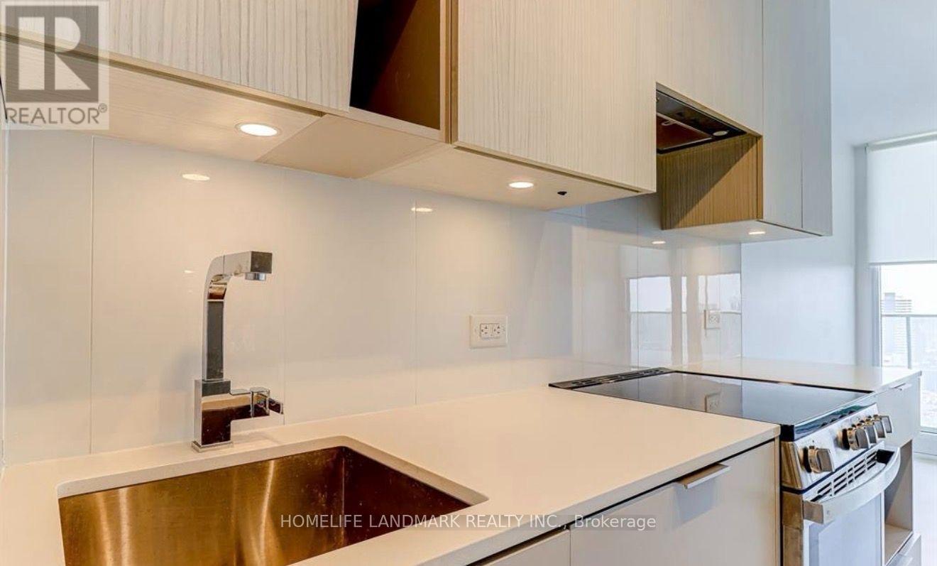 5612 - 3900 Confederation Parkway, Mississauga, Ontario  L5B 0M3 - Photo 11 - W13522366
