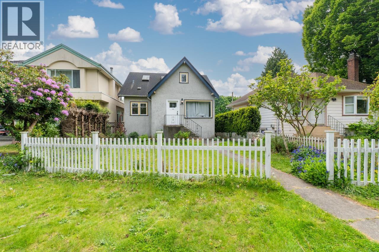 922 PARK DRIVE, Vancouver