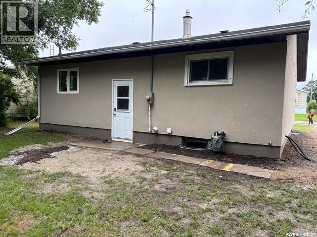 12 Roberts Street, Redvers, Saskatchewan  S0C 2H0 - Photo 5 - SK041492