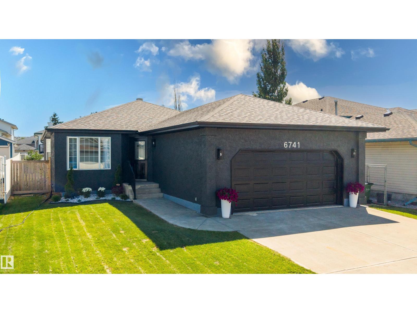 6741 162A AV NW, Edmonton, Alberta