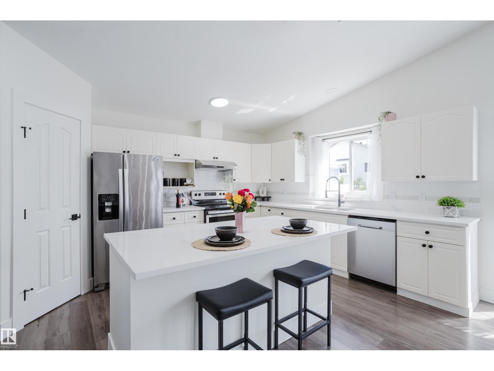 6741 162a Av NW, Edmonton, Alberta  T5Z 3C6 - Photo 6 - E4497545
