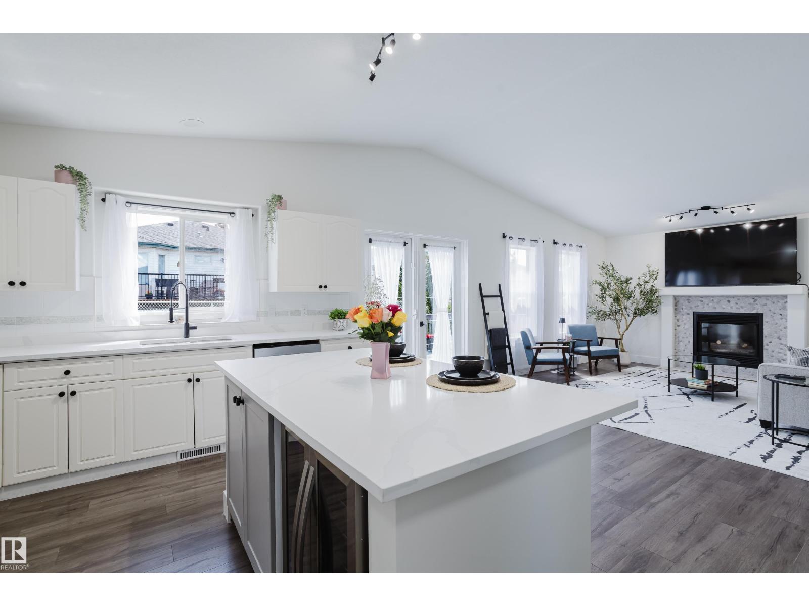 6741 162a Av NW, Edmonton, Alberta  T5Z 3C6 - Photo 9 - E4497545