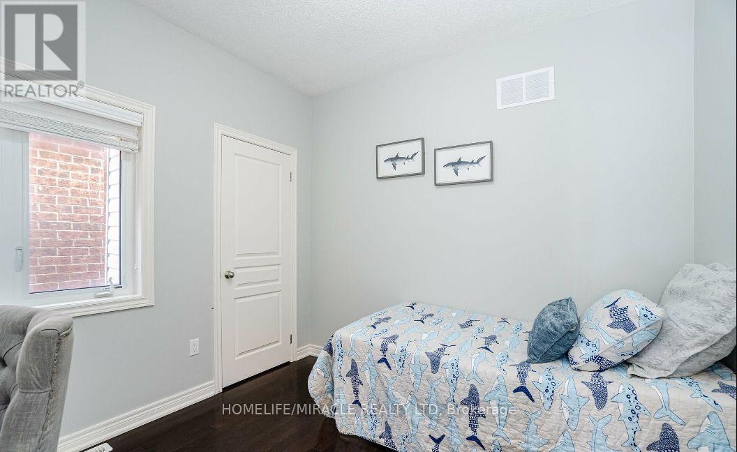9 Humberstone Crescent, Brampton, Ontario  L7A 4C3 - Photo 18 - W13535700