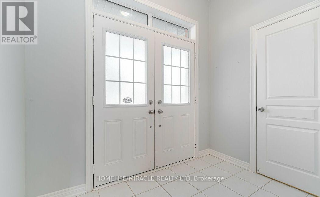 9 Humberstone Crescent, Brampton, Ontario  L7A 4C3 - Photo 2 - W13535700