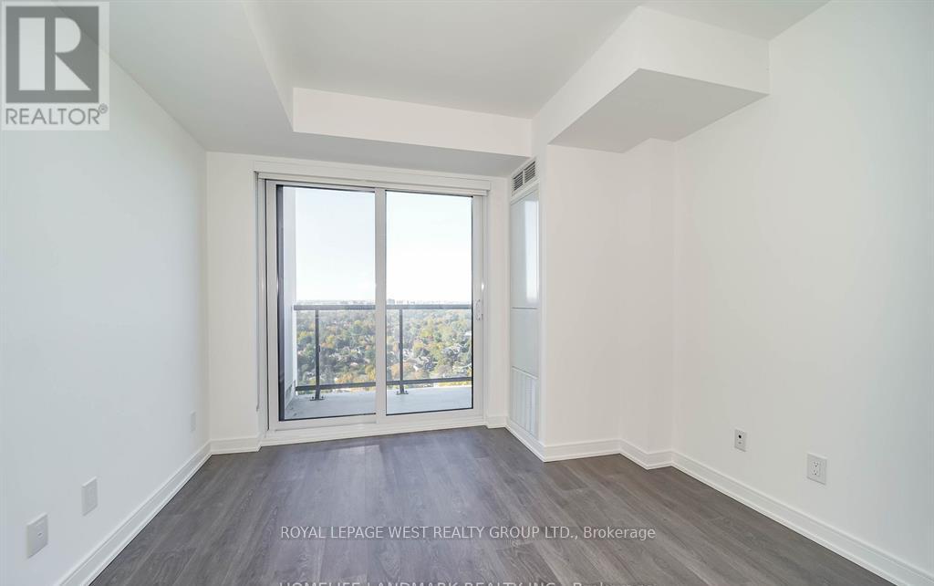 30 Samuel Wood Way, Toronto, Ontario  M9B 0C9 - Photo 3 - W13535718