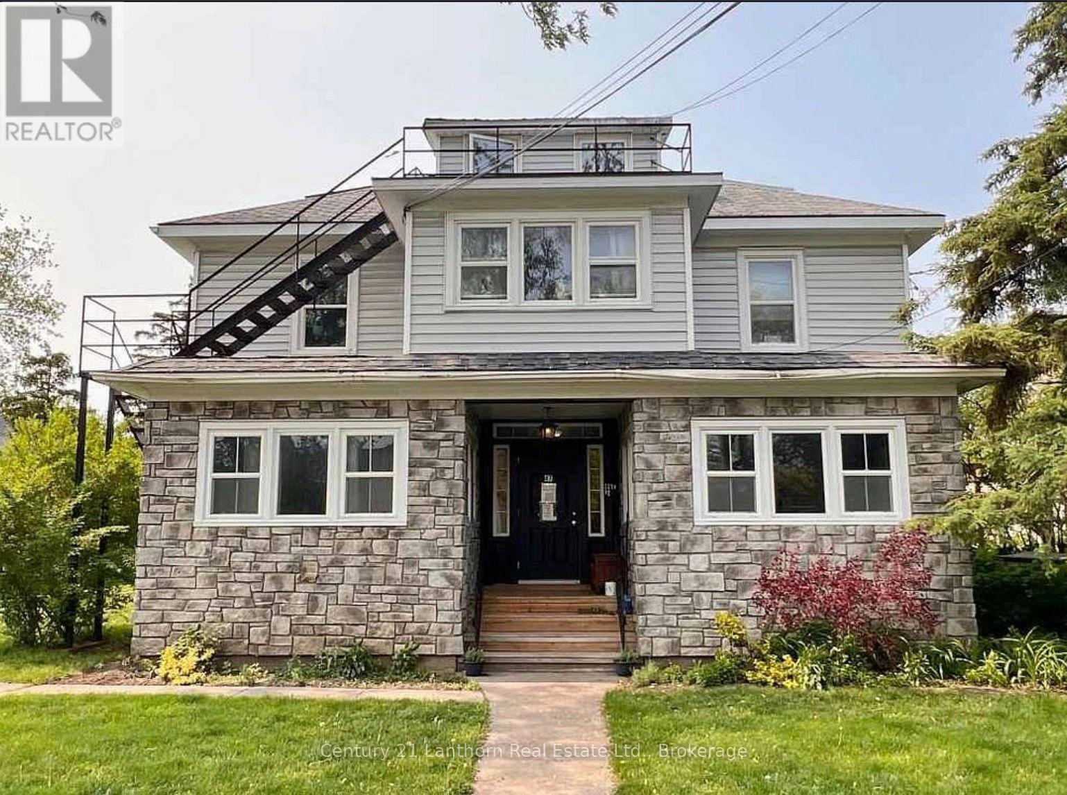 4 - 47 KING STREET