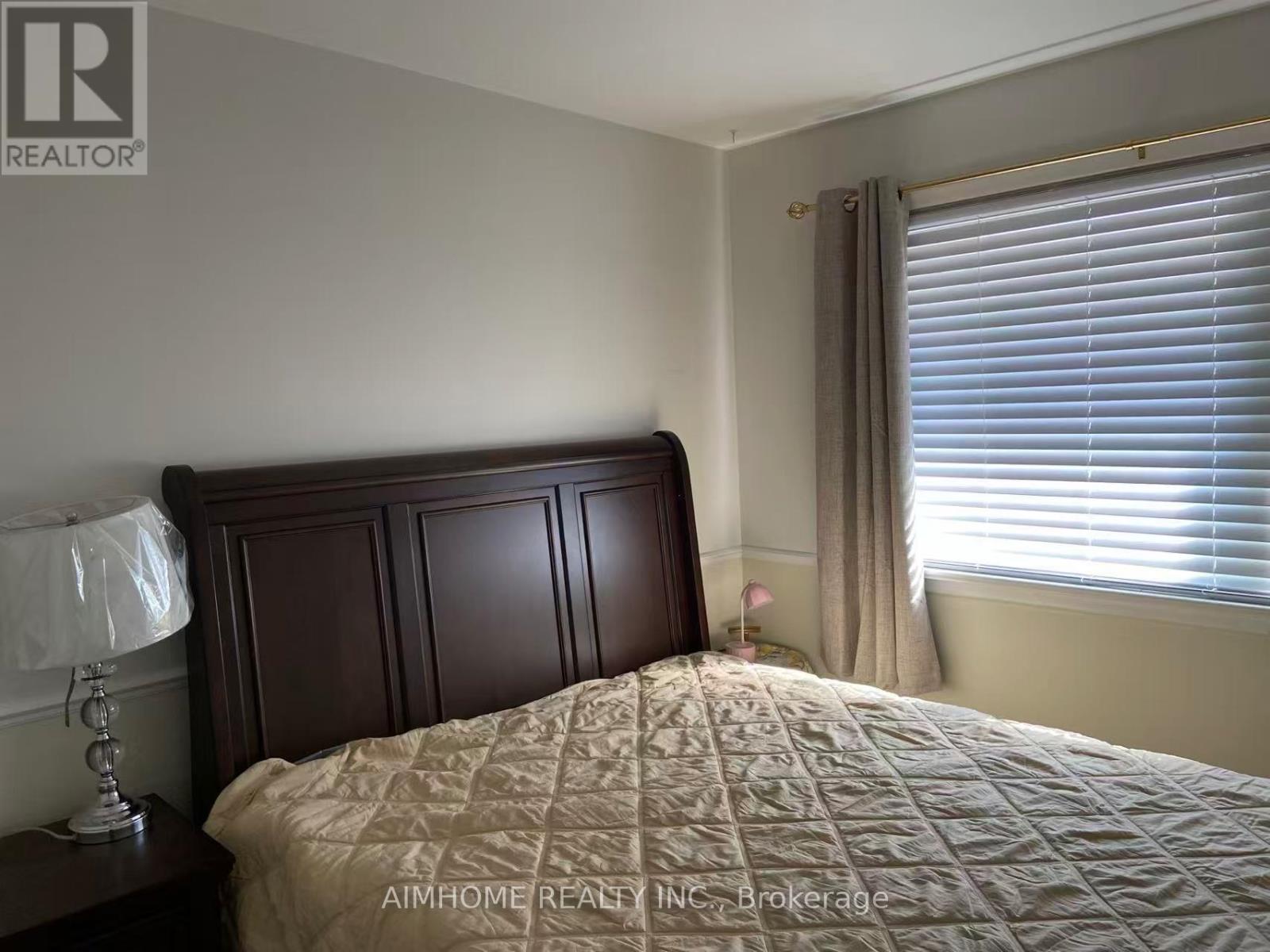 Main - 5 Heatherington Drive, Toronto, Ontario  M1T 1N3 - Photo 3 - E13530516