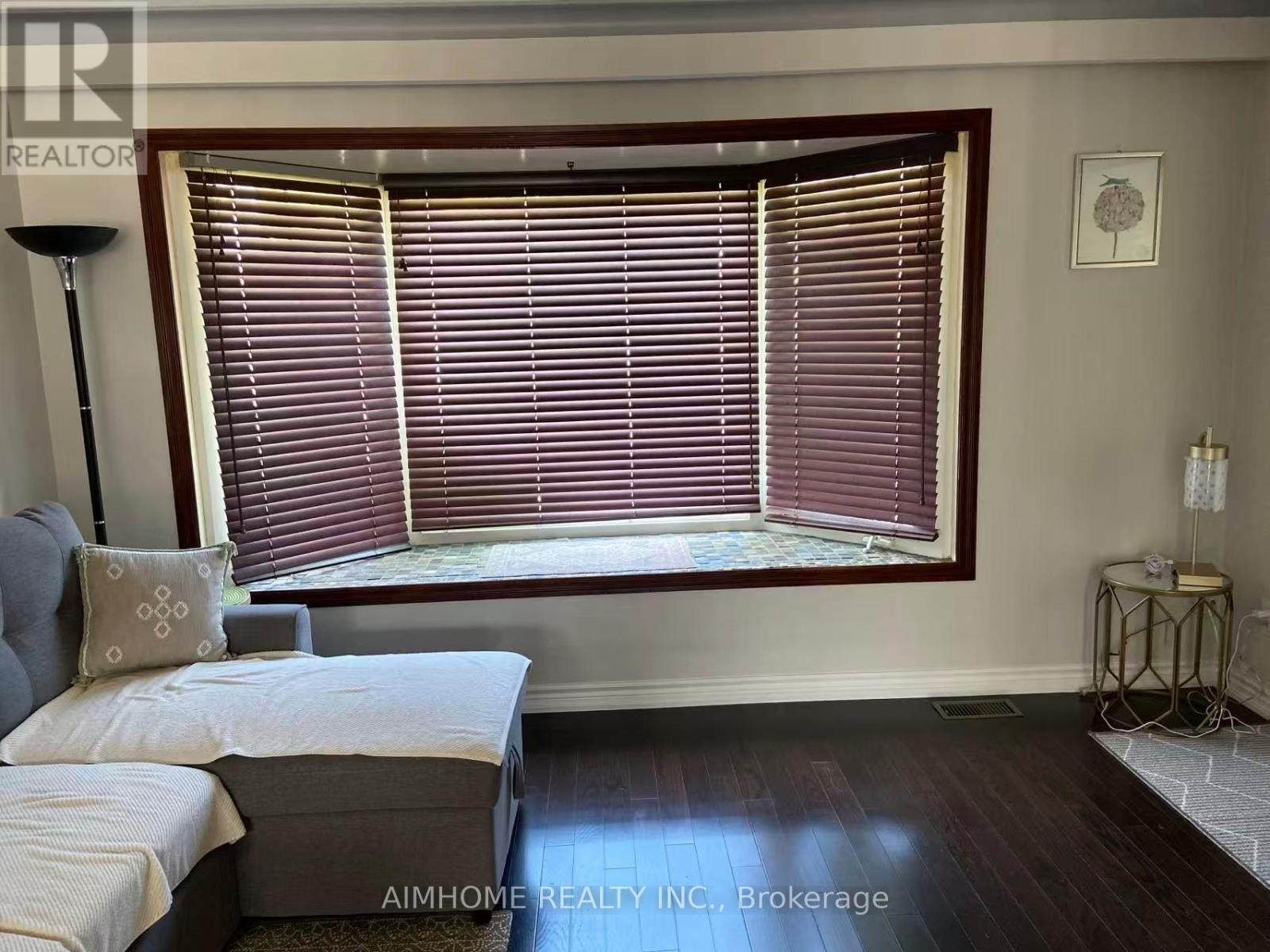 Main - 5 Heatherington Drive, Toronto, Ontario  M1T 1N3 - Photo 4 - E13530516