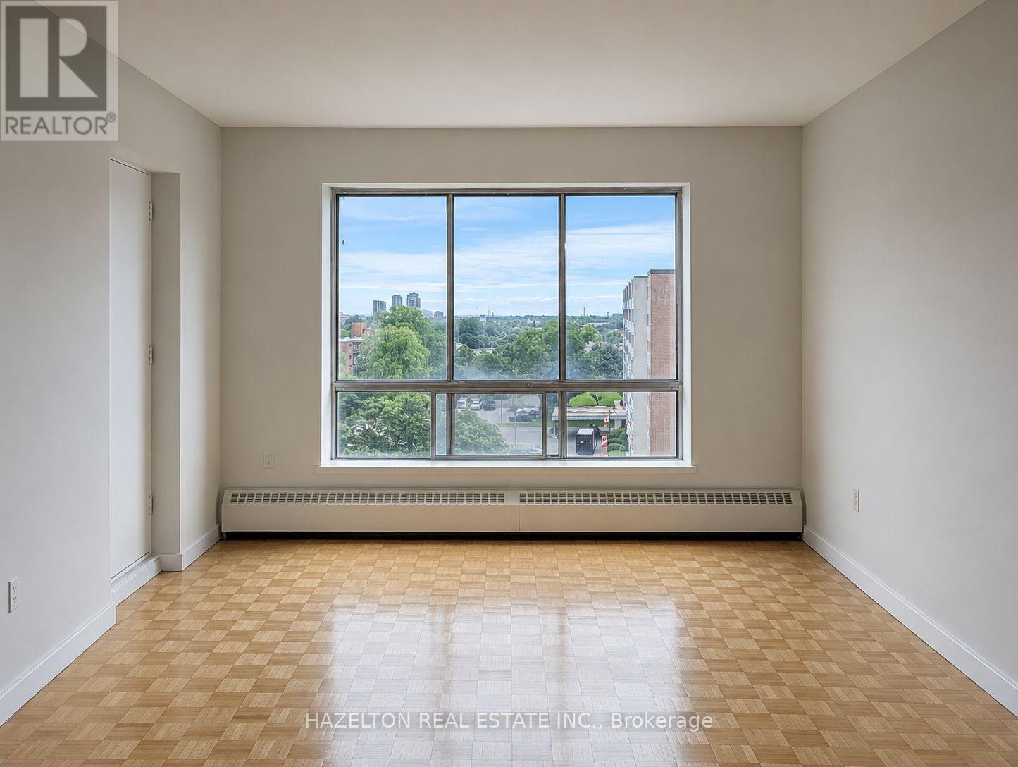 702 - 1665 Bloor Street E, Mississauga, Ontario  L4X 1S4 - Photo 2 - W13535758