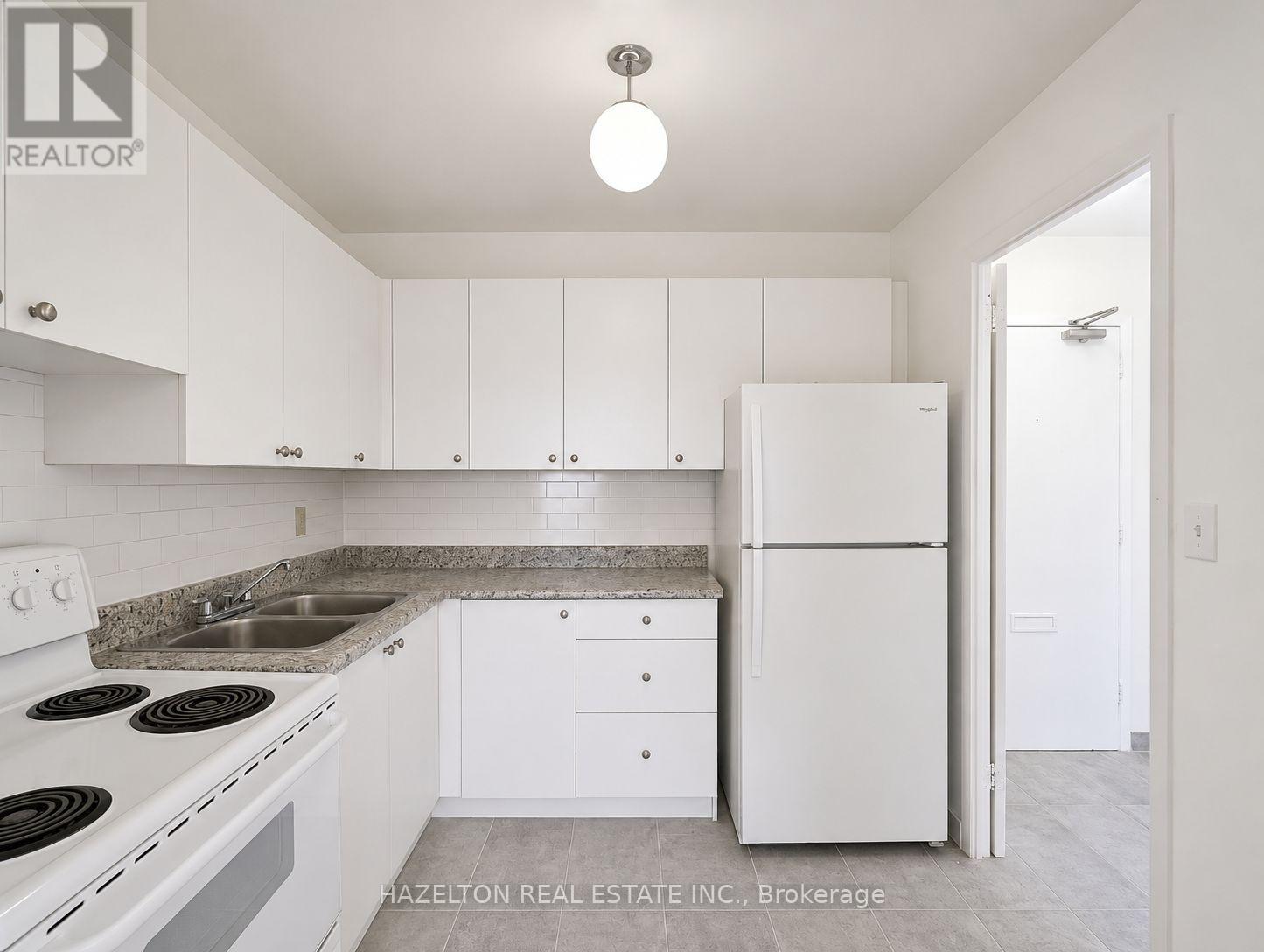 702 - 1665 Bloor Street E, Mississauga, Ontario  L4X 1S4 - Photo 3 - W13535758