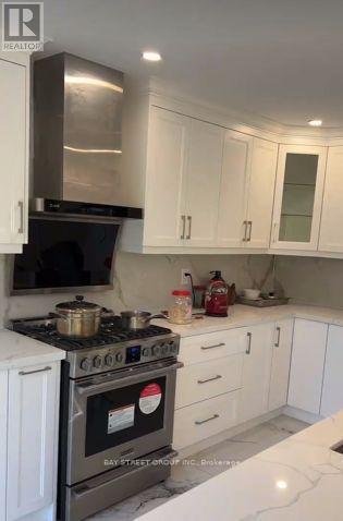 Upper1 - 3177 Colonial Drive, Mississauga, Ontario  L5L 5L3 - Photo 7 - W13526044