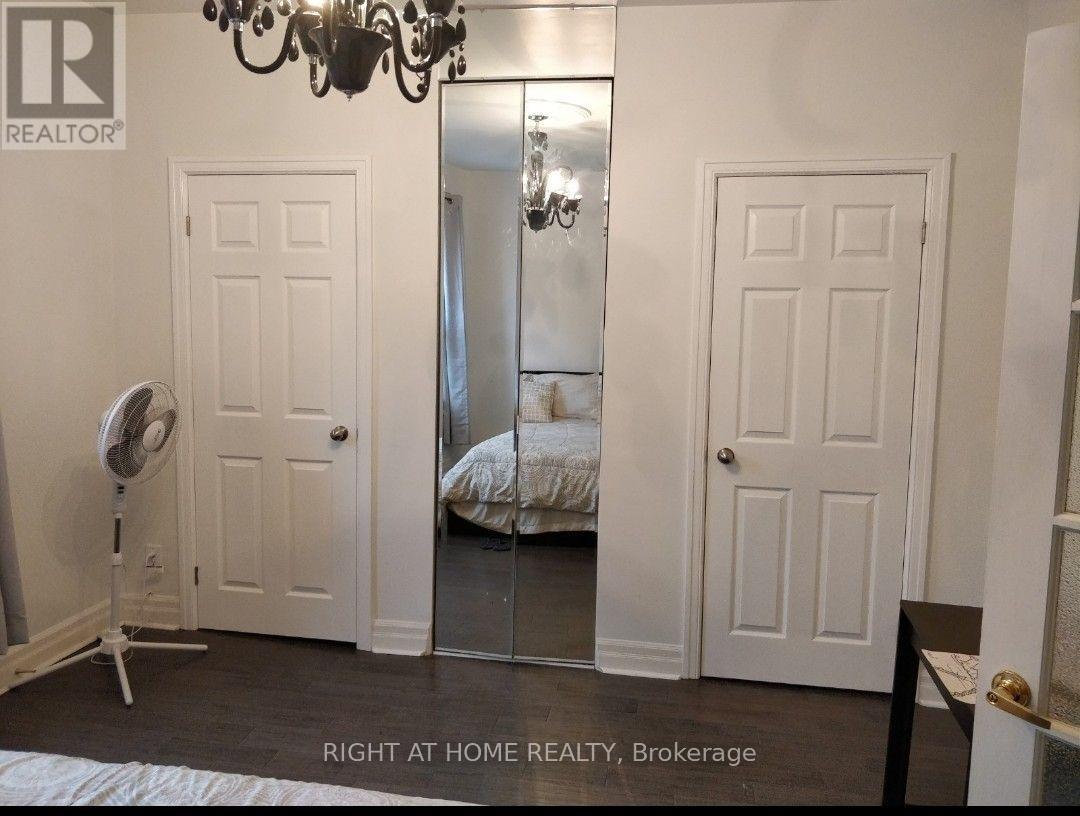 2 - 104 Bleecker Street, Toronto, Ontario  M4X 1L8 - Photo 8 - C13439644