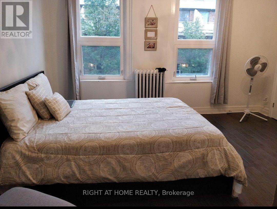 2 - 104 Bleecker Street, Toronto, Ontario  M4X 1L8 - Photo 9 - C13439644