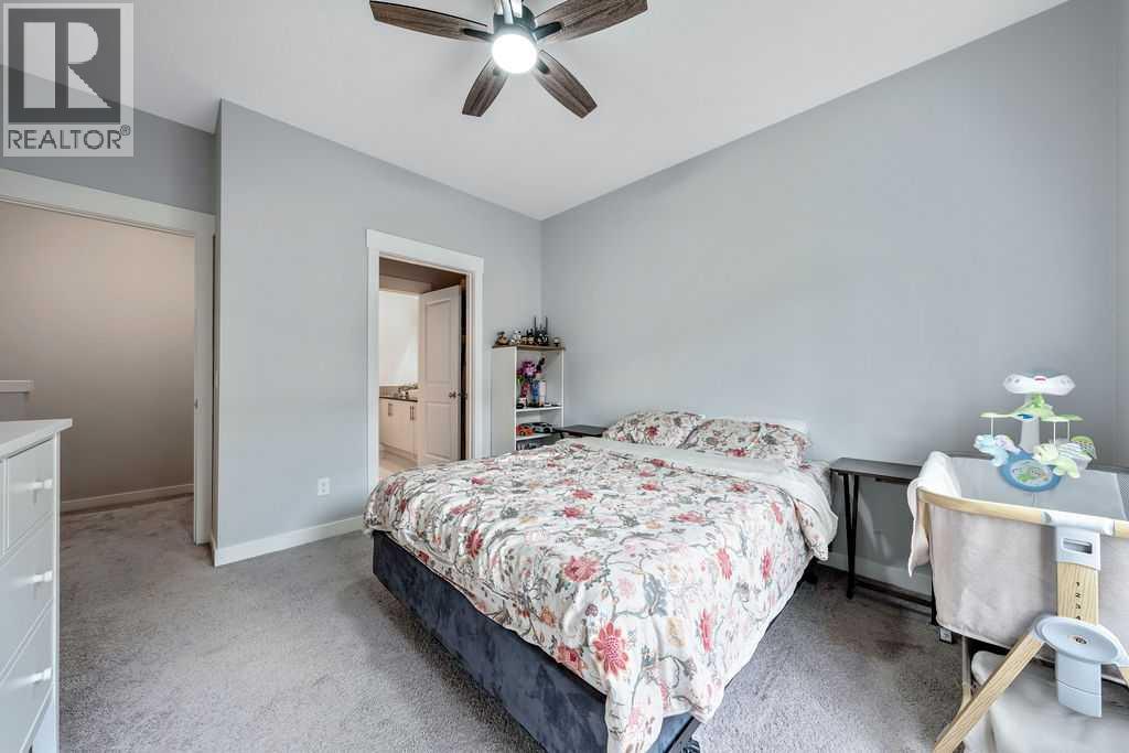 22 West Coach Manor SW, Calgary, Alberta  T3H 1R7 - Photo 16 - A2325238