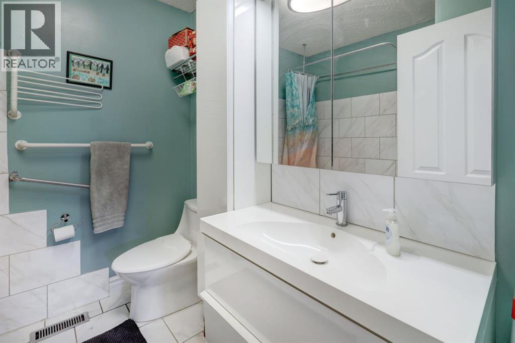 128 Pineland Place NE, Calgary, Alberta  T1Y 3K2 - Photo 18 - A2325749
