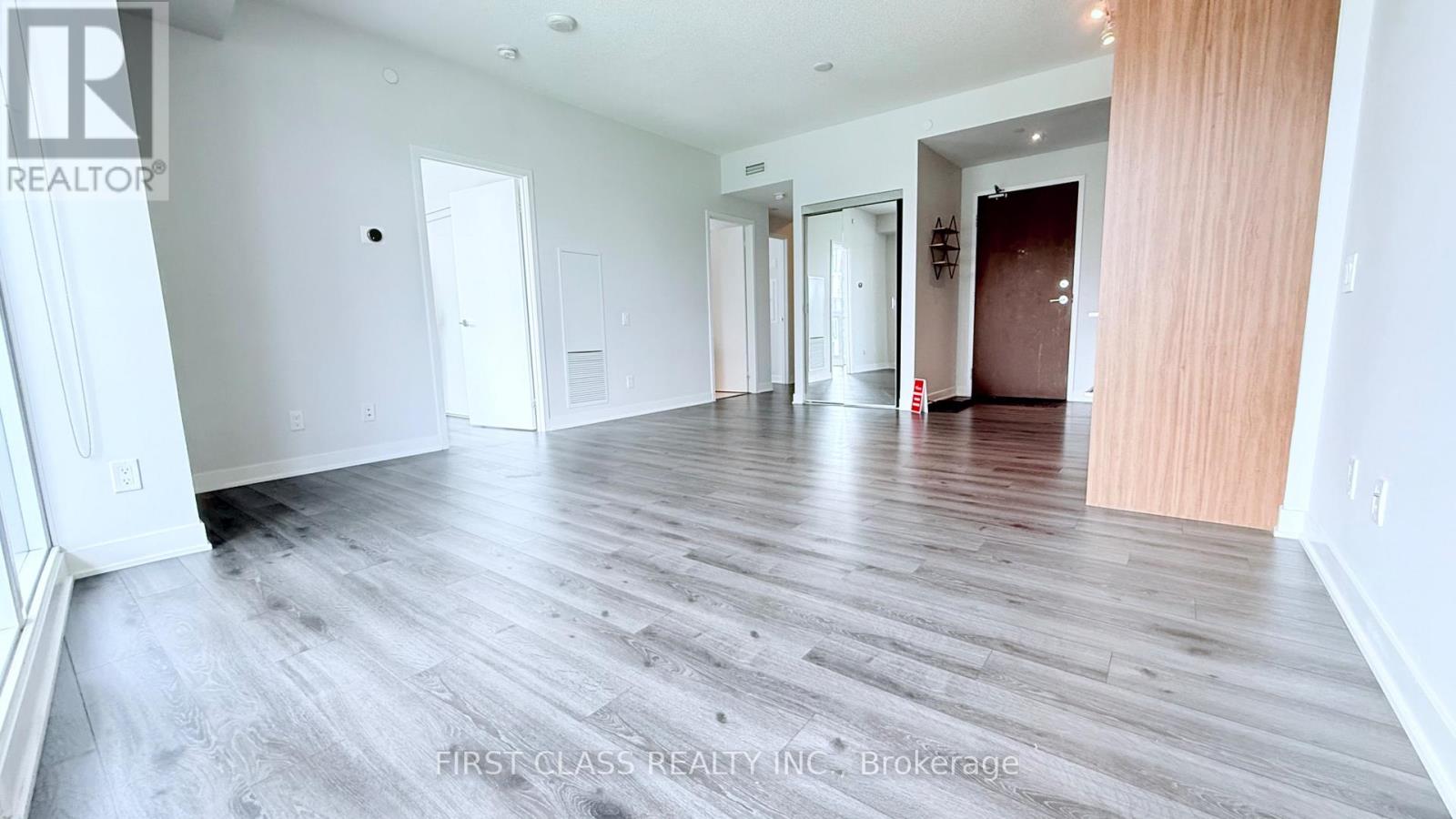 503 - 90 Queens Wharf Road, Toronto, Ontario  M5V 0J4 - Photo 8 - C13535846