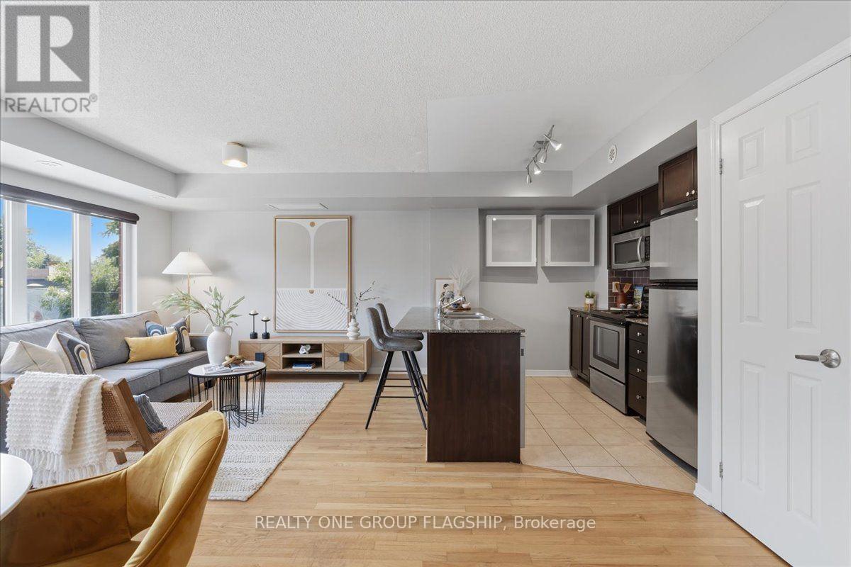 201 - 1 Ruttan Street, Toronto, Ontario  M6P 0A1 - Photo 4 - C13535848