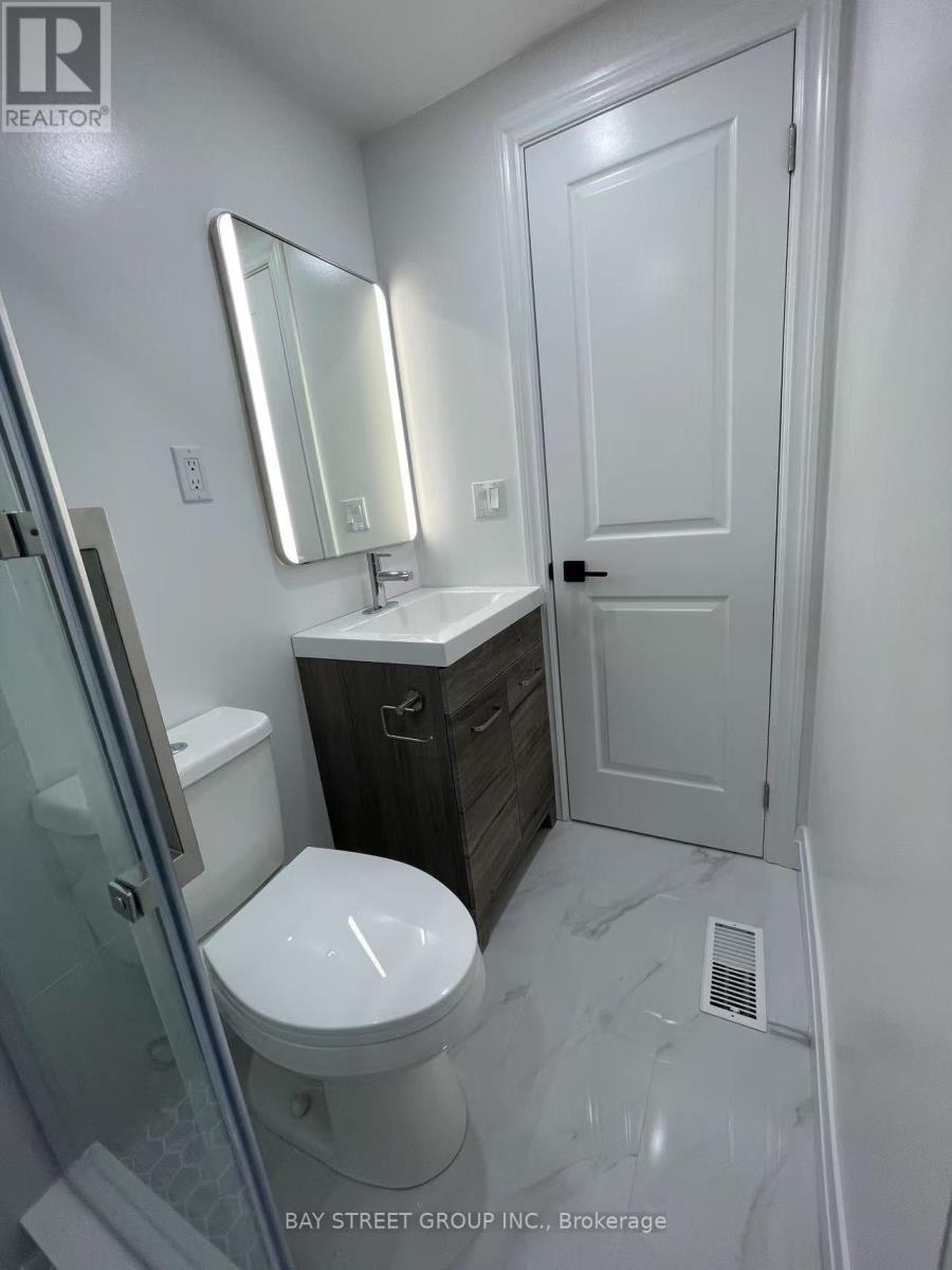 Upper - 63 Lesgay Crescent, Toronto, Ontario  M2J 2J2 - Photo 10 - C13535860