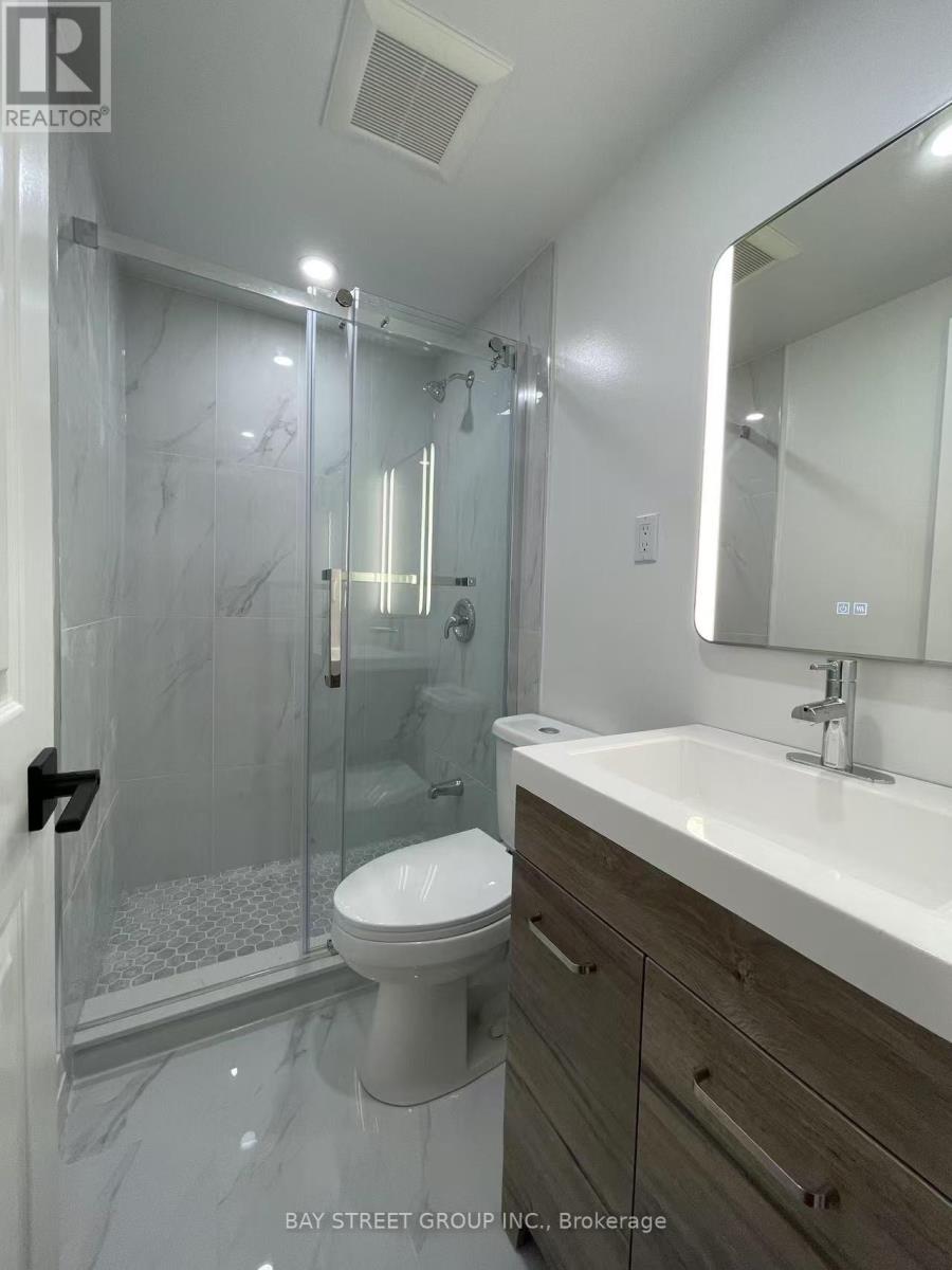 Upper - 63 Lesgay Crescent, Toronto, Ontario  M2J 2J2 - Photo 11 - C13535860