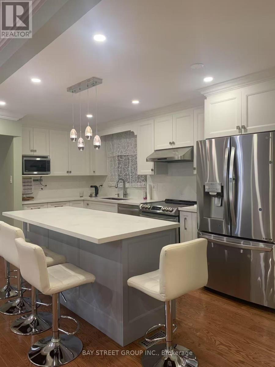 Upper - 63 Lesgay Crescent, Toronto, Ontario  M2J 2J2 - Photo 2 - C13535860