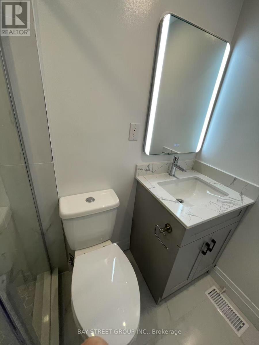 Upper - 63 Lesgay Crescent, Toronto, Ontario  M2J 2J2 - Photo 8 - C13535860