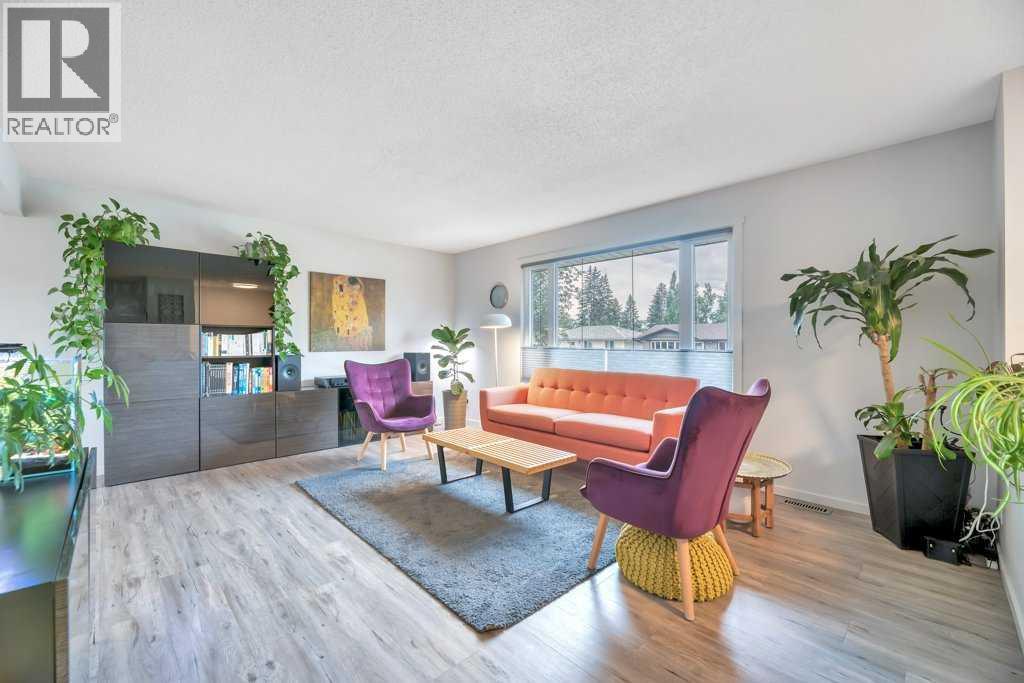 7311 35 Avenue NW, Calgary, Alberta  T3B 1T2 - Photo 10 - A2324962