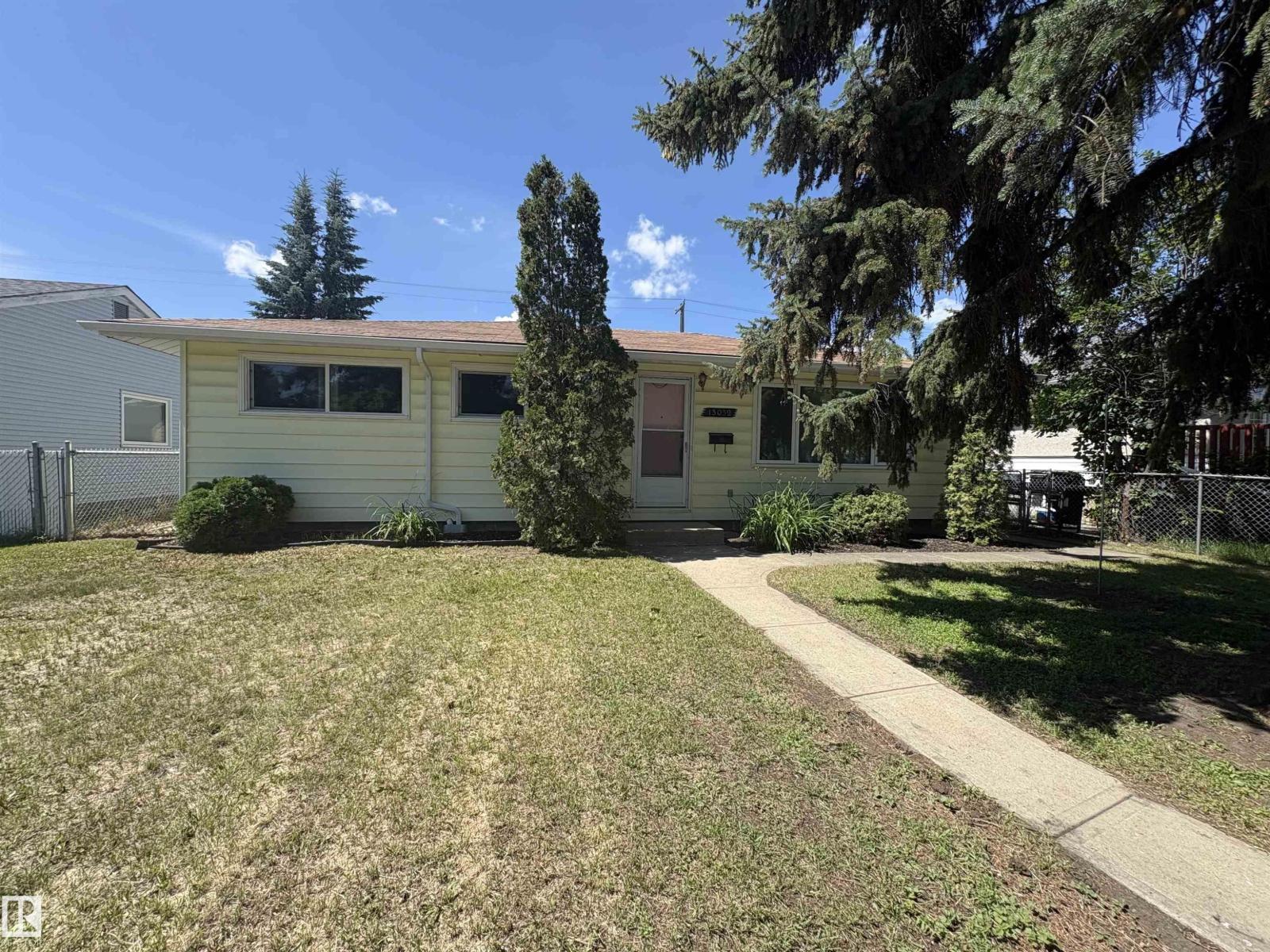 13032 90 ST NW, Edmonton