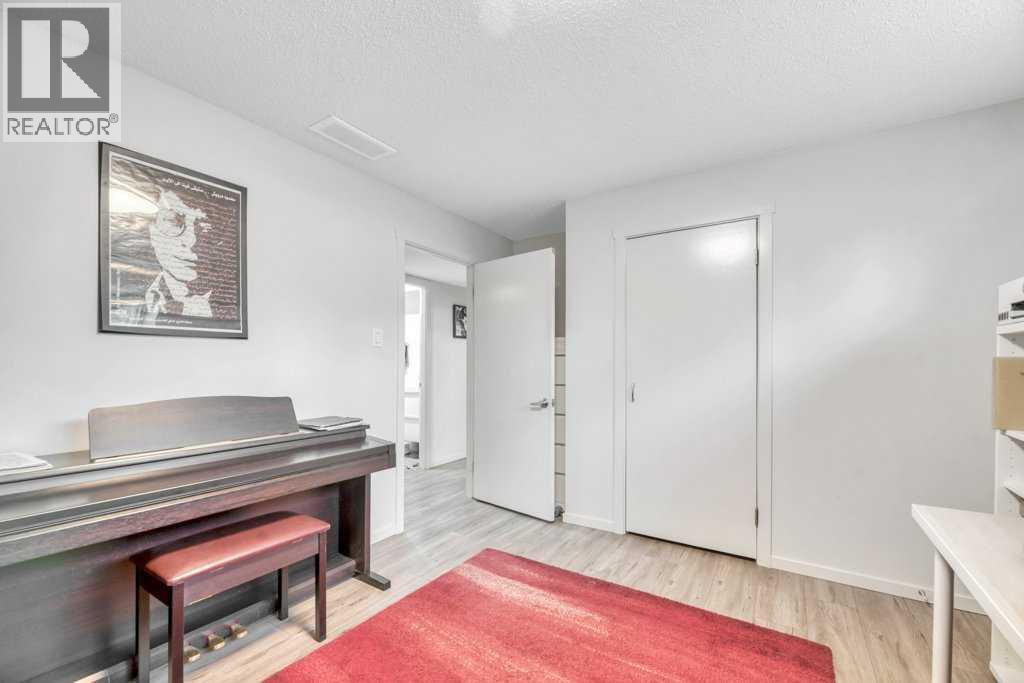 7311 35 Avenue NW, Calgary, Alberta  T3B 1T2 - Photo 36 - A2324962