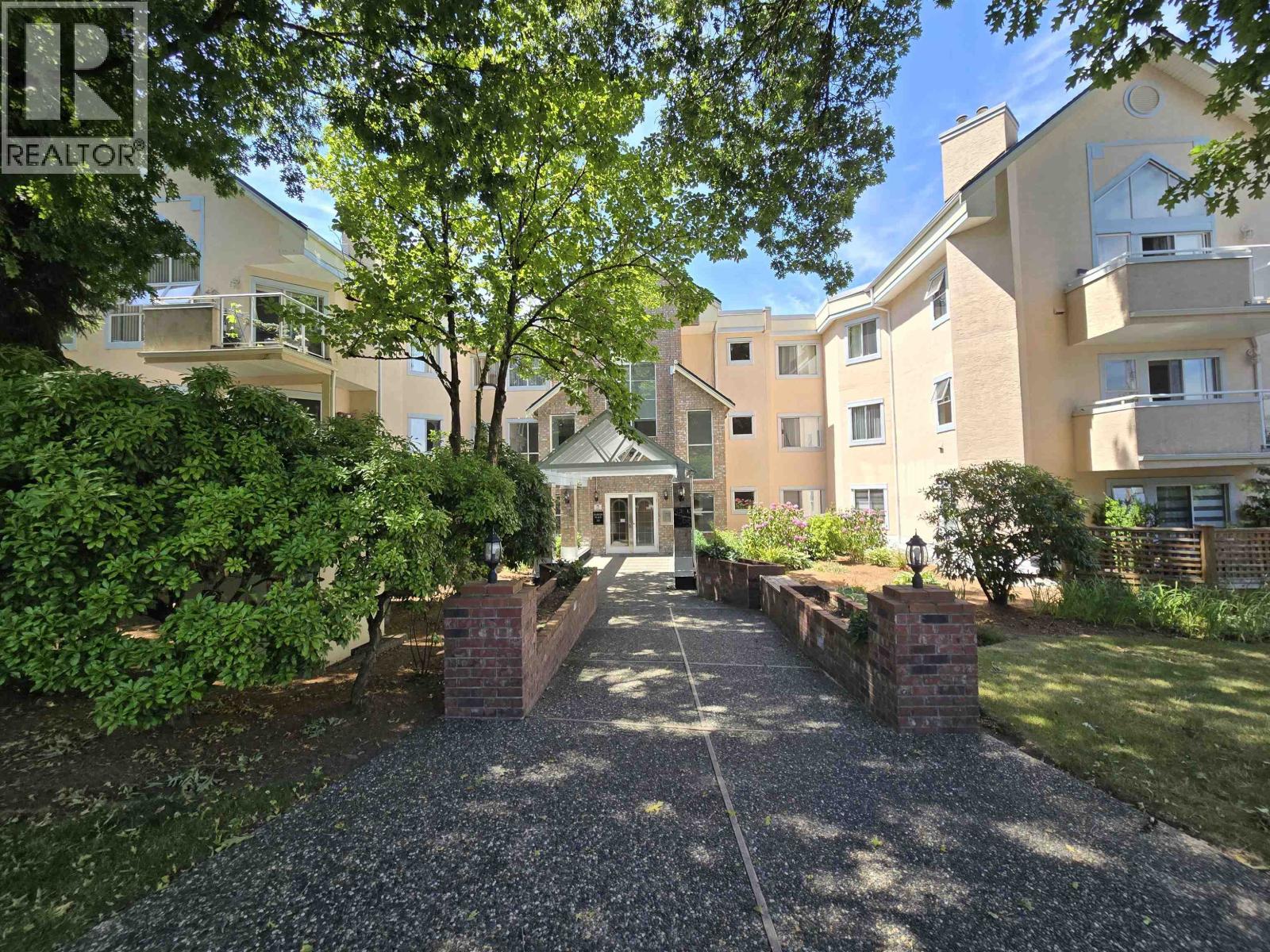 101 5565 BARKER AVENUE, Burnaby, British Columbia