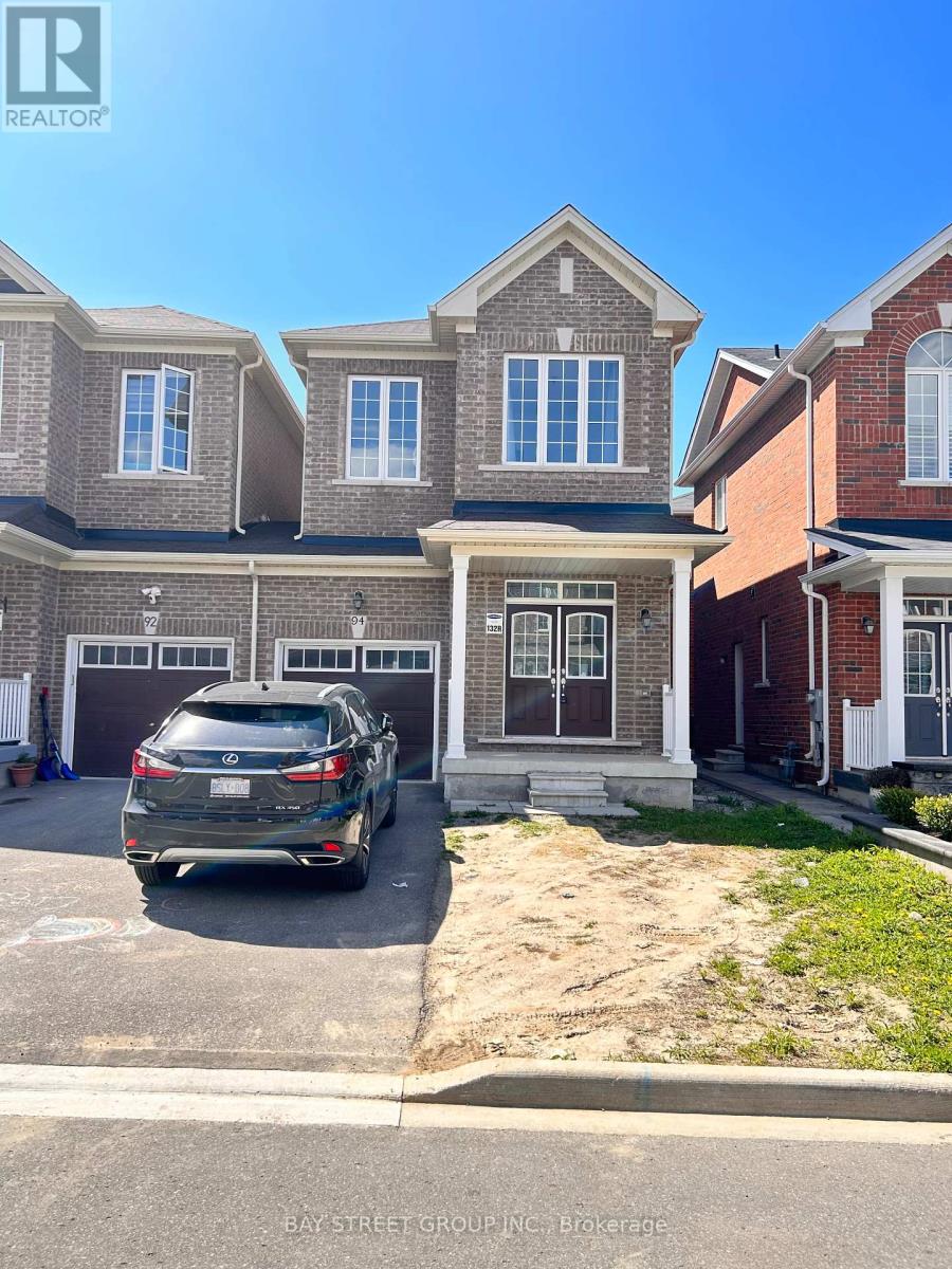 94 TITAN TRAIL, Markham (Cedarwood)