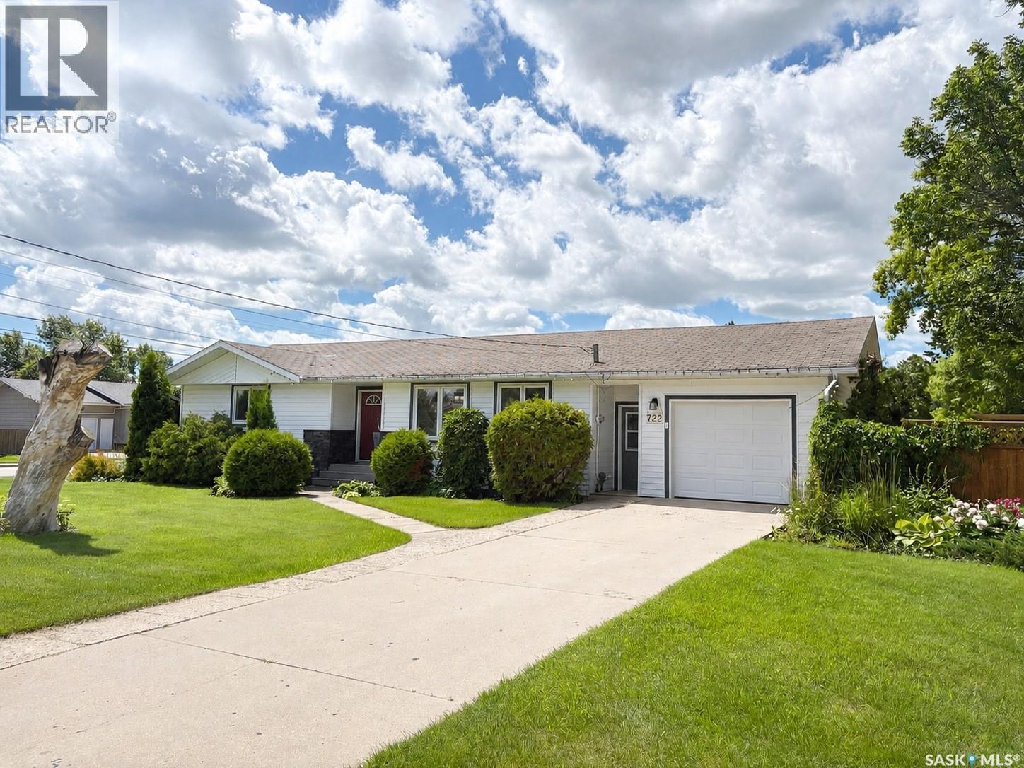 722 6th AVENUE, Rosthern, Saskatchewan