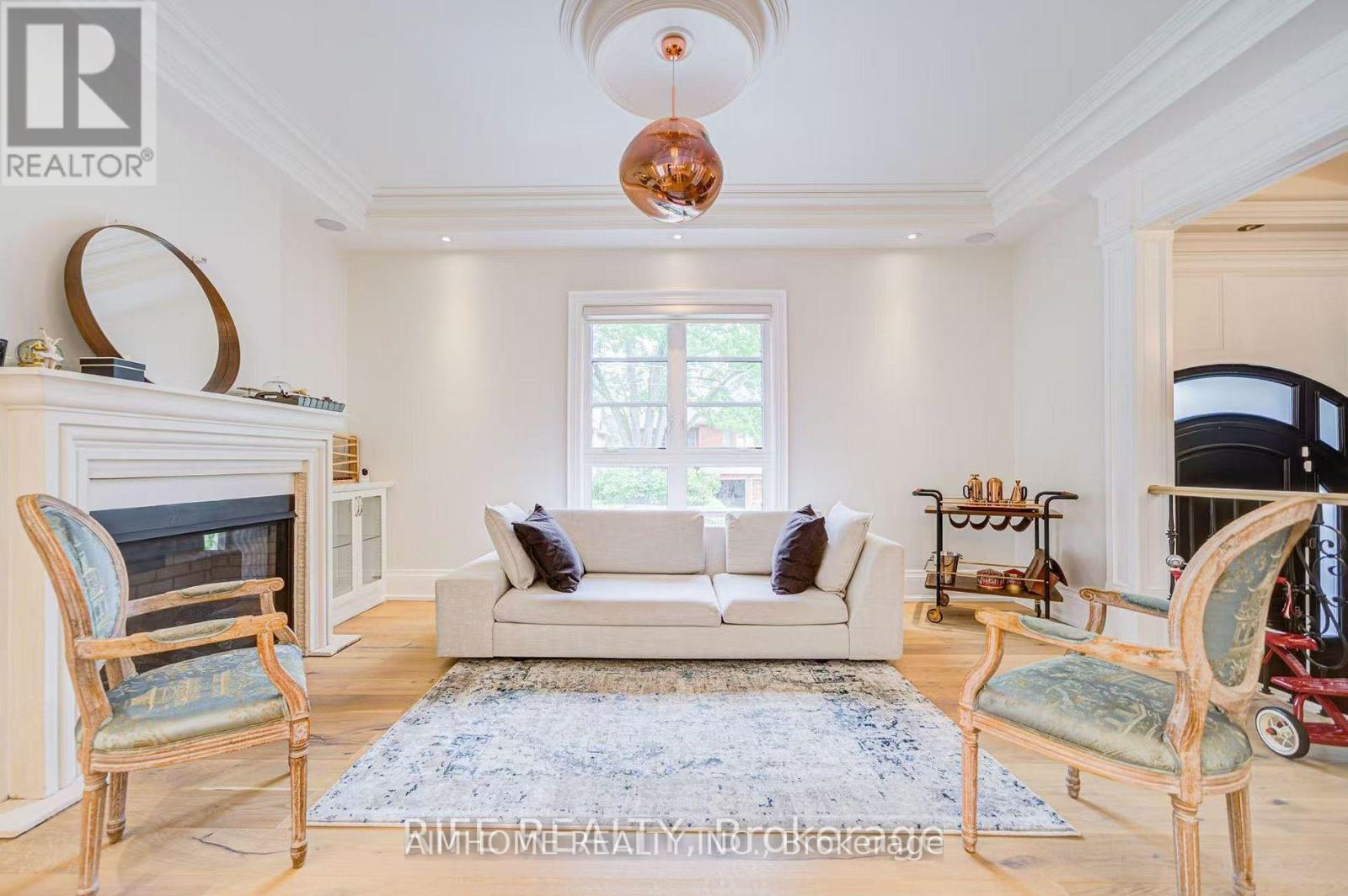 103 Burndale Avenue, Toronto, Ontario  M2N 1S8 - Photo 4 - C13535932