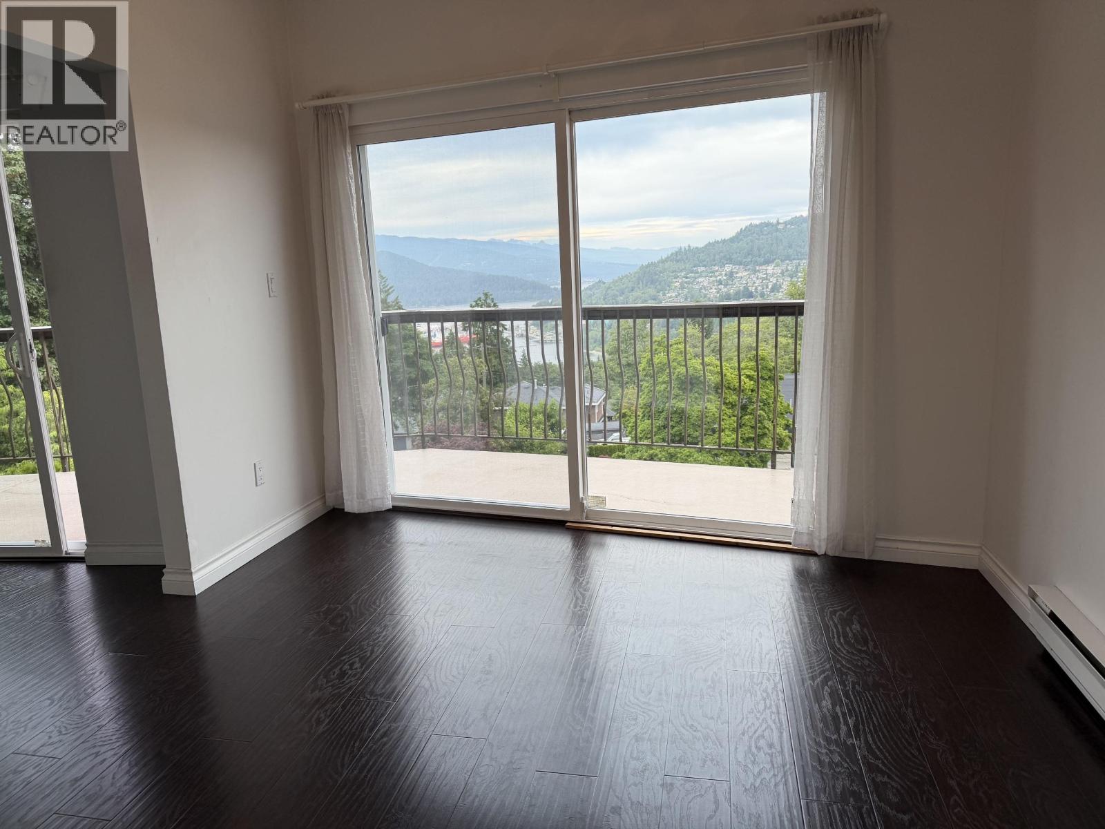 151 N Holdom Avenue, Burnaby, British Columbia  V5B 1K2 - Photo 12 - R3143884
