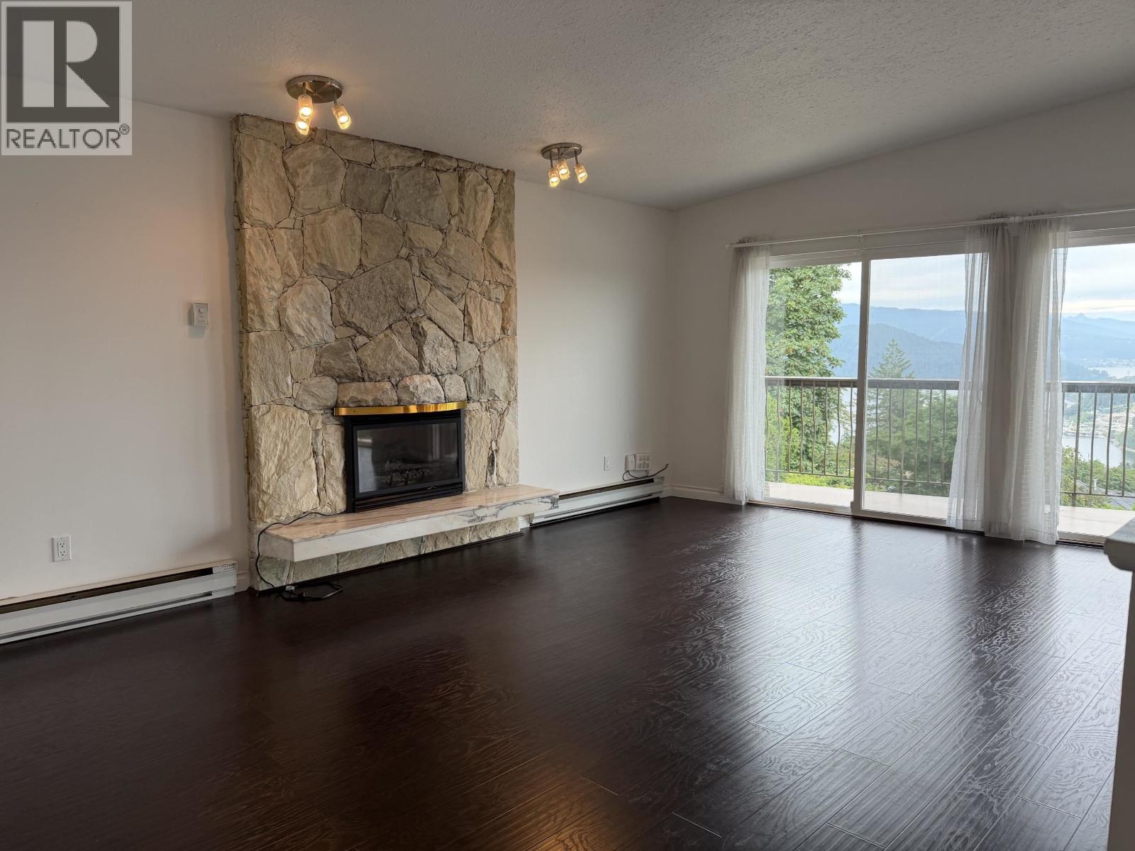 151 N Holdom Avenue, Burnaby, British Columbia  V5B 1K2 - Photo 15 - R3143884