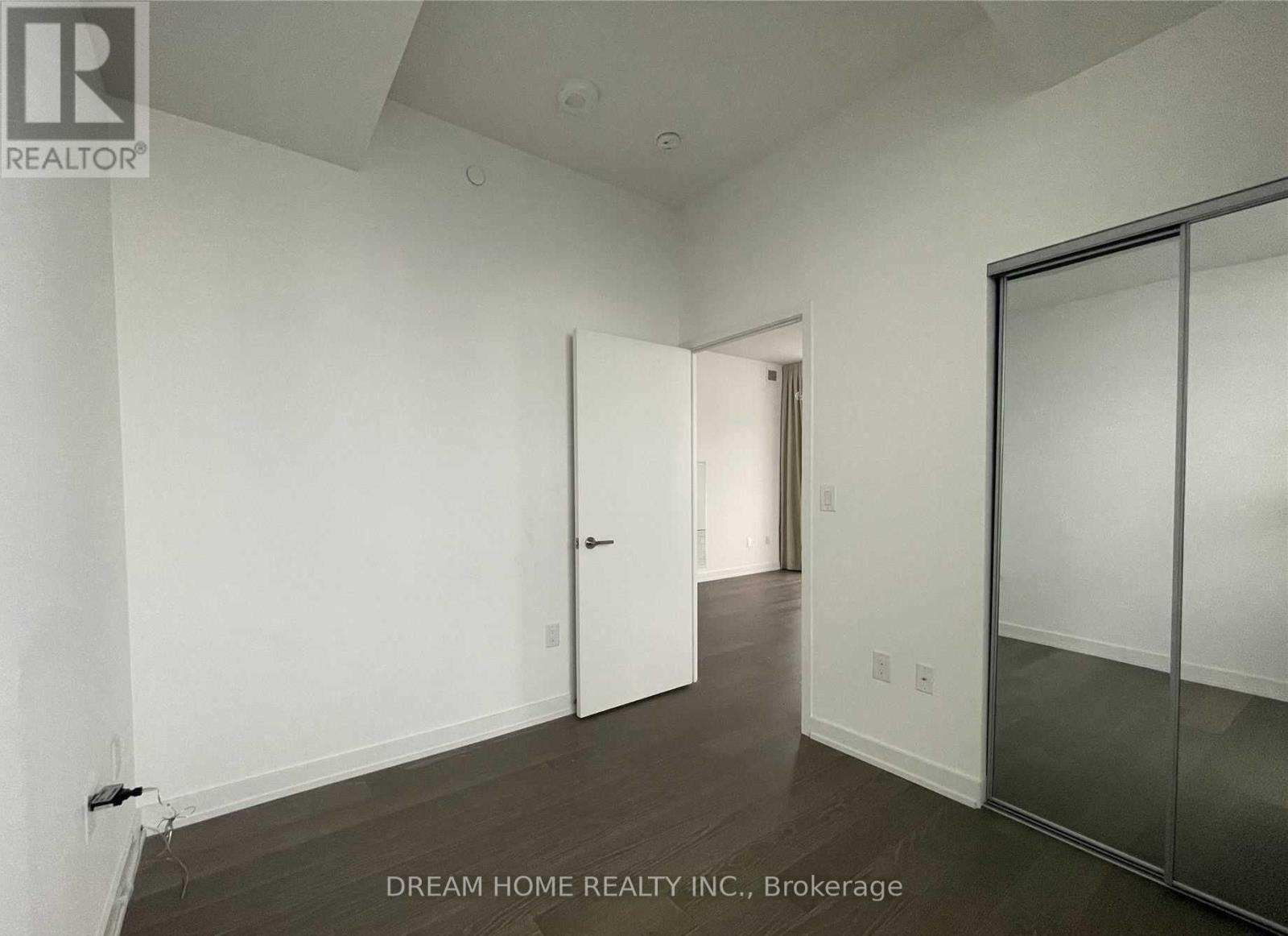 5102 - 11 Wellesley Street W, Toronto, Ontario  M4Y 0G4 - Photo 16 - C13535954