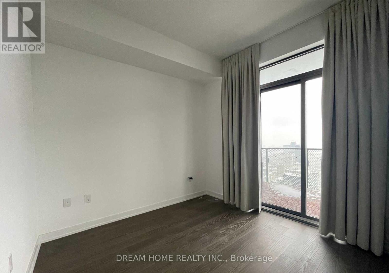 5102 - 11 Wellesley Street W, Toronto, Ontario  M4Y 0G4 - Photo 17 - C13535954