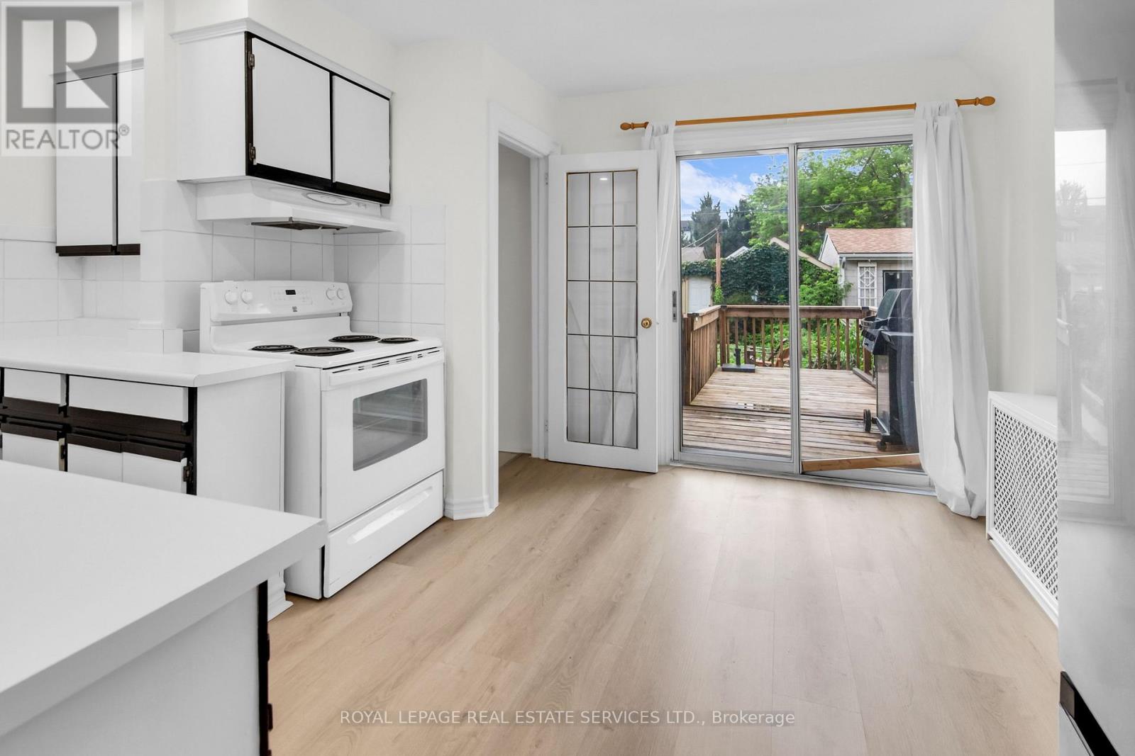 56 Arlington Avenue, Toronto, Ontario  M6G 3K8 - Photo 14 - C13535956