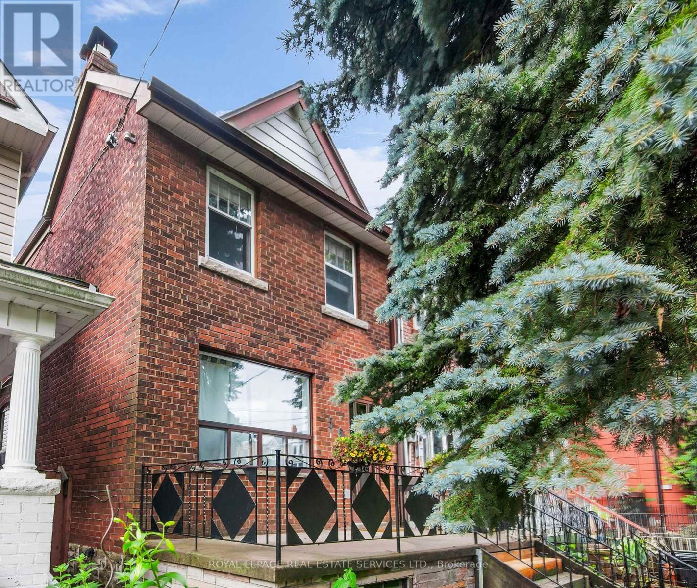 56 Arlington Avenue, Toronto, Ontario  M6G 3K8 - Photo 2 - C13535956