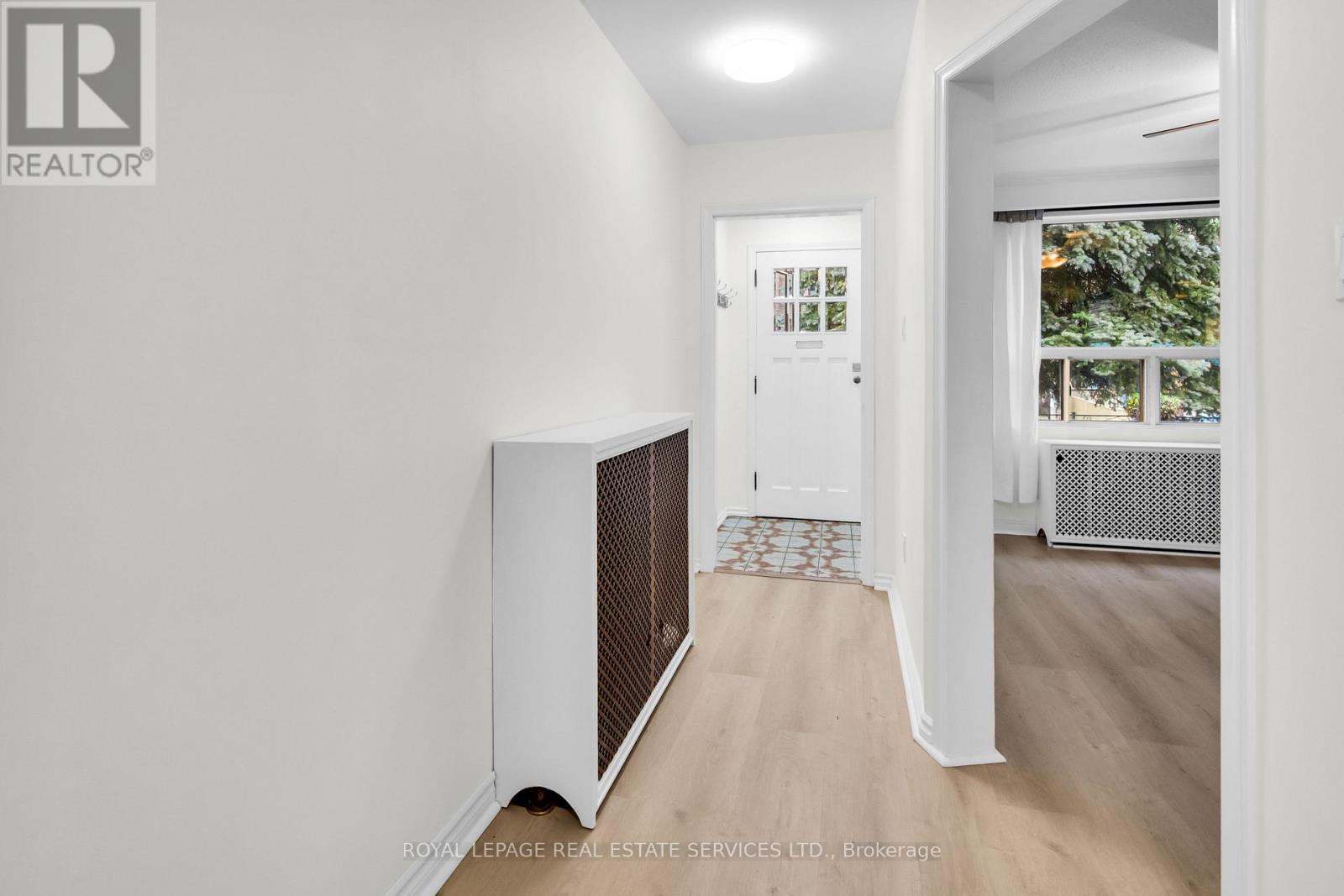 56 Arlington Avenue, Toronto, Ontario  M6G 3K8 - Photo 3 - C13535956