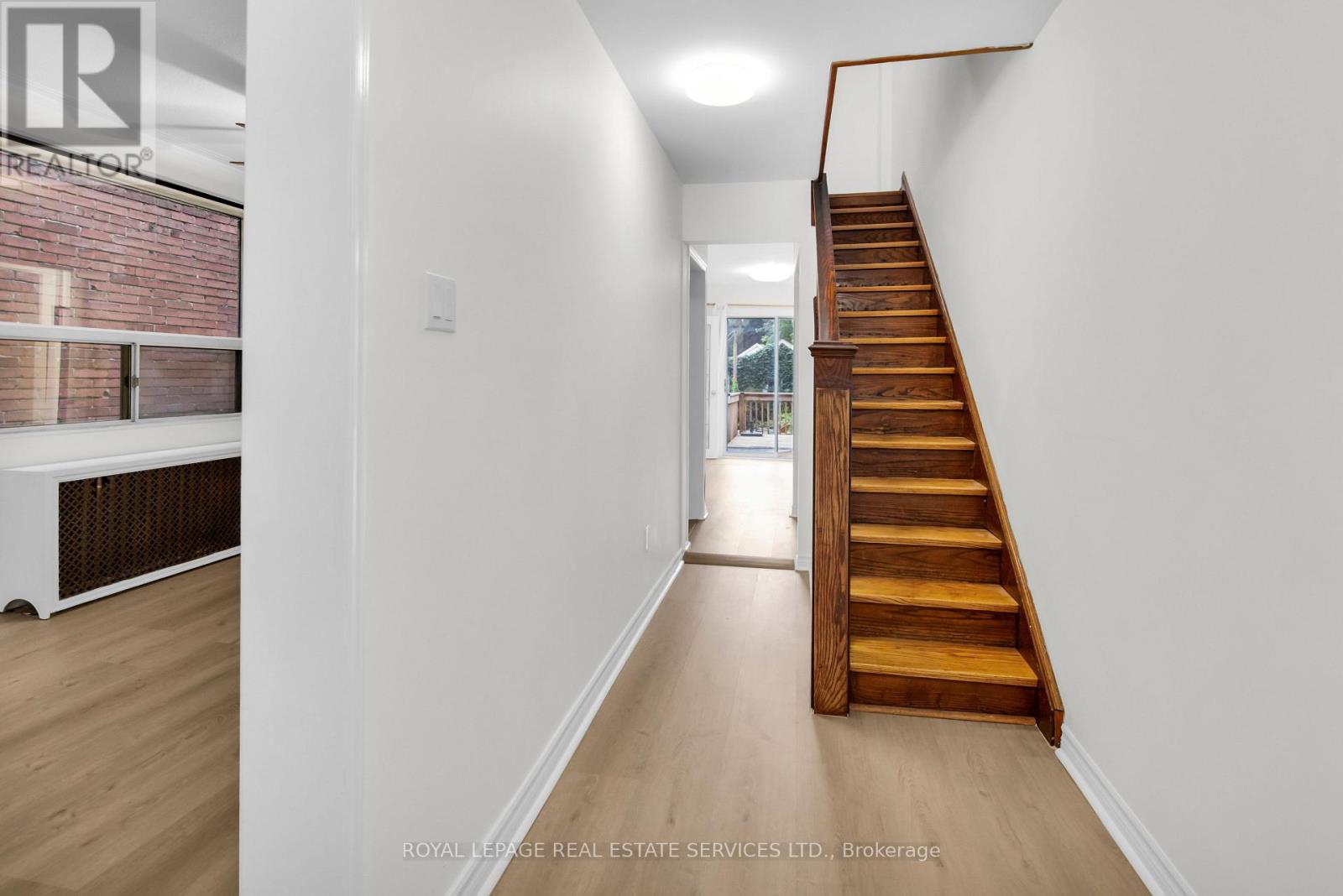 56 Arlington Avenue, Toronto, Ontario  M6G 3K8 - Photo 4 - C13535956