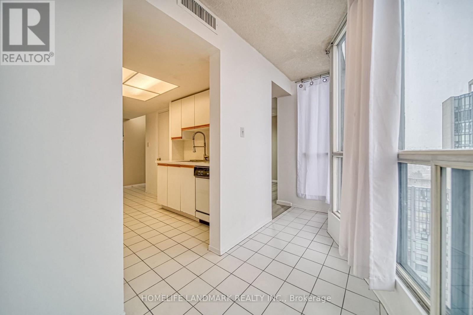1802 - 1470 Midland Avenue, Toronto, Ontario M1P 4Z4 - Photo 17 - E13535972