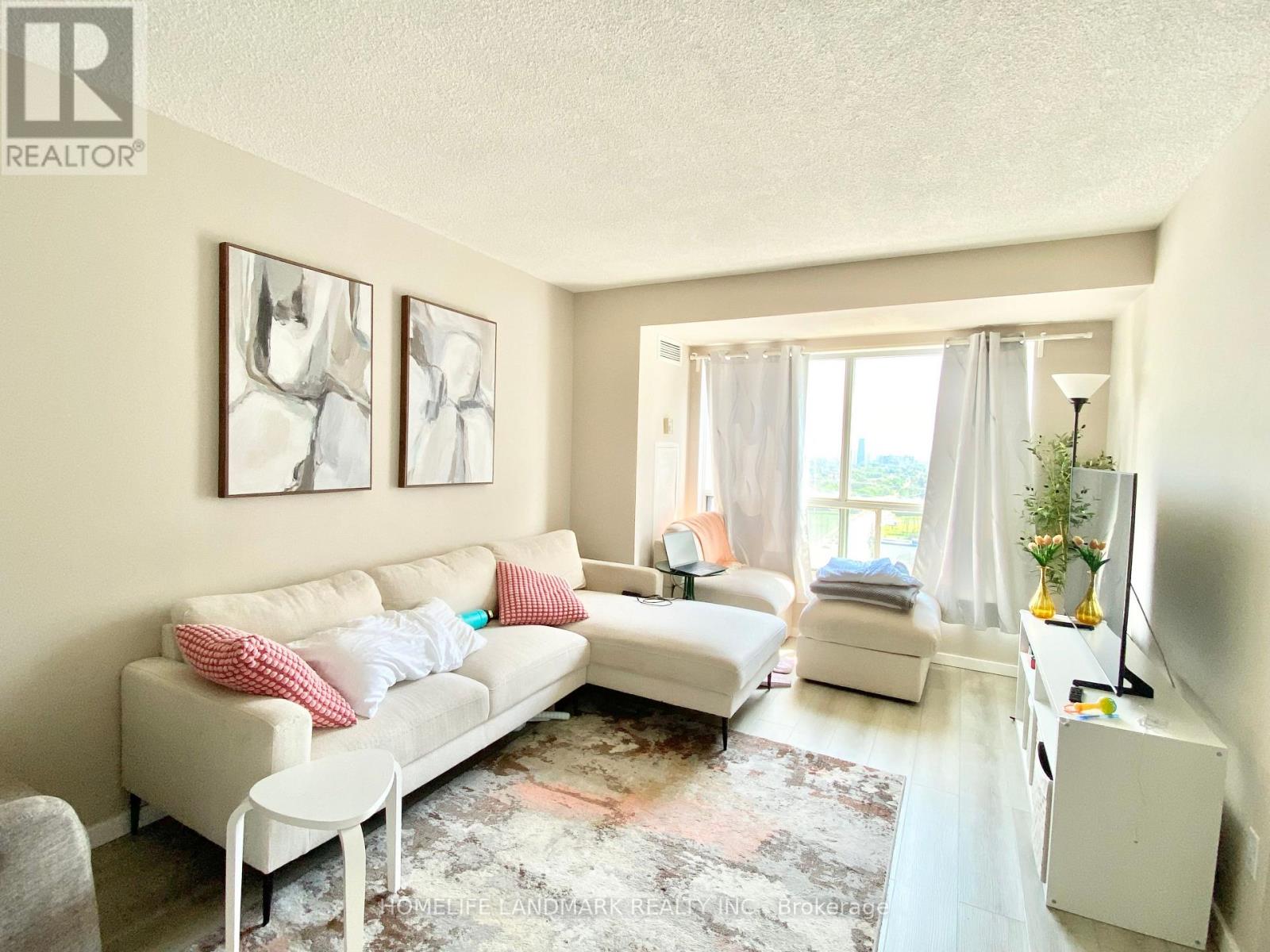 1802 - 1470 Midland Avenue, Toronto, Ontario M1P 4Z4 - Photo 2 - E13535972