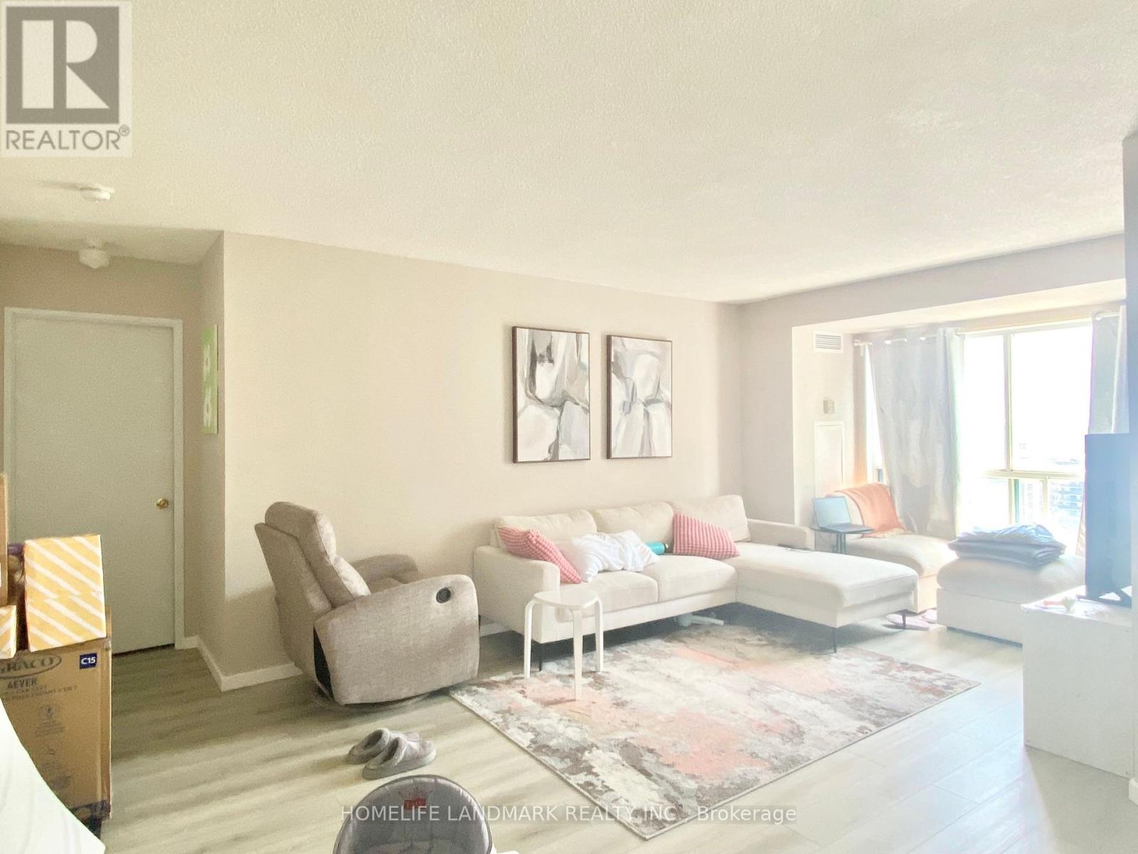 1802 - 1470 Midland Avenue, Toronto, Ontario M1P 4Z4 - Photo 3 - E13535972